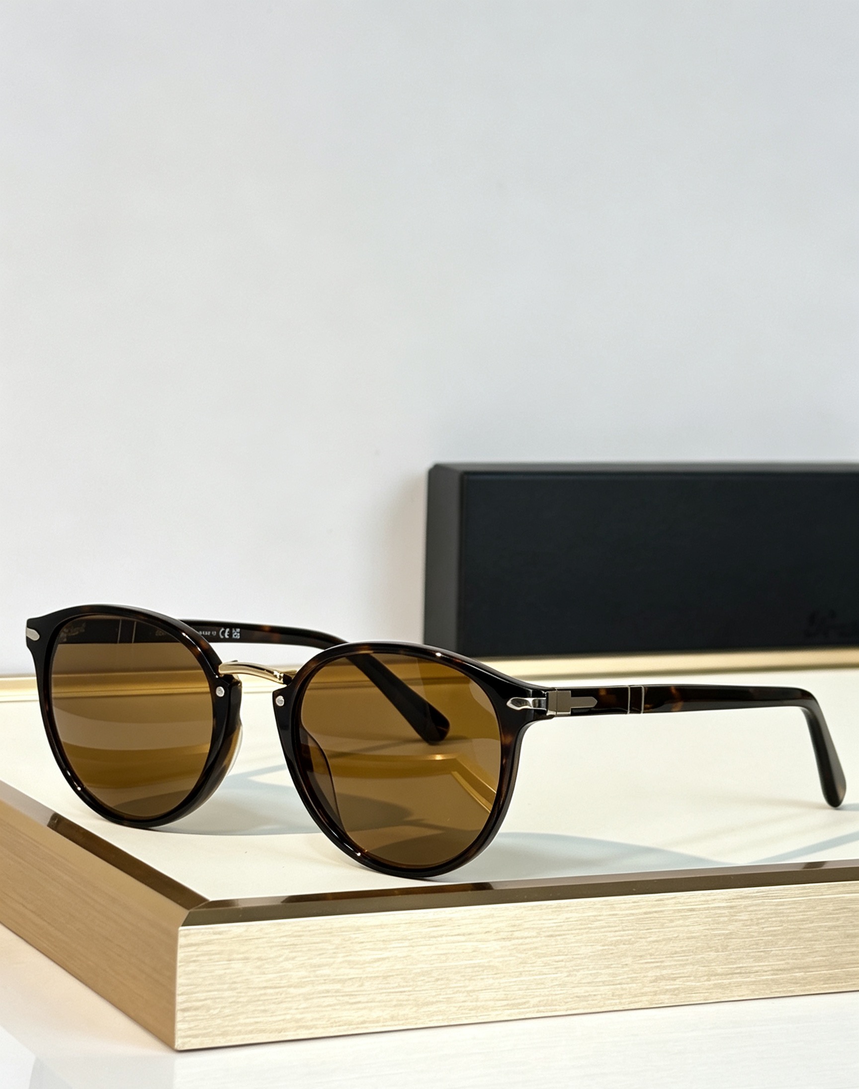Persol MODEL：3210 SIZE：51口21-145 