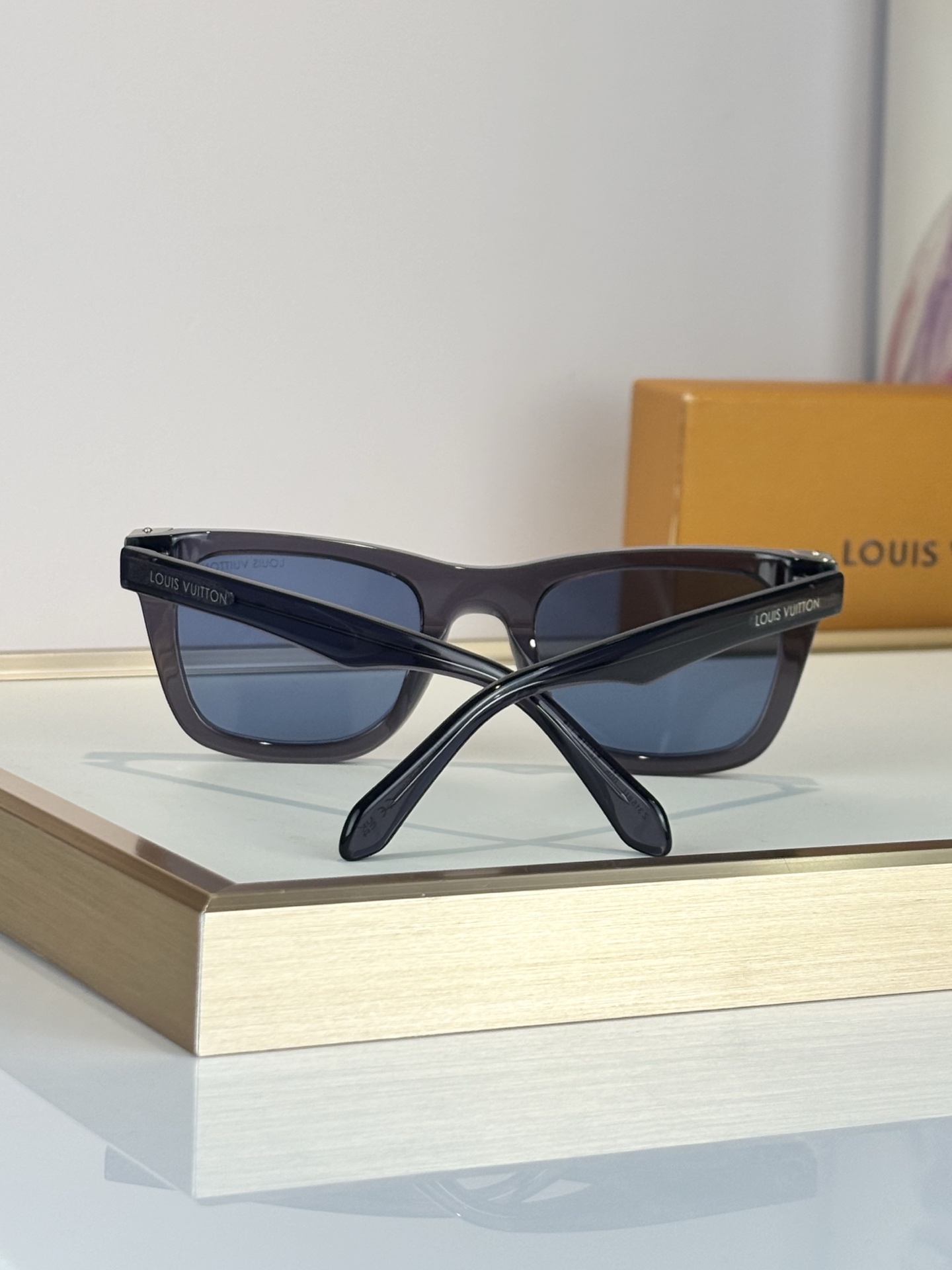 LOUIS VUITTO* MOD：Z3158U Size：52口24-145 