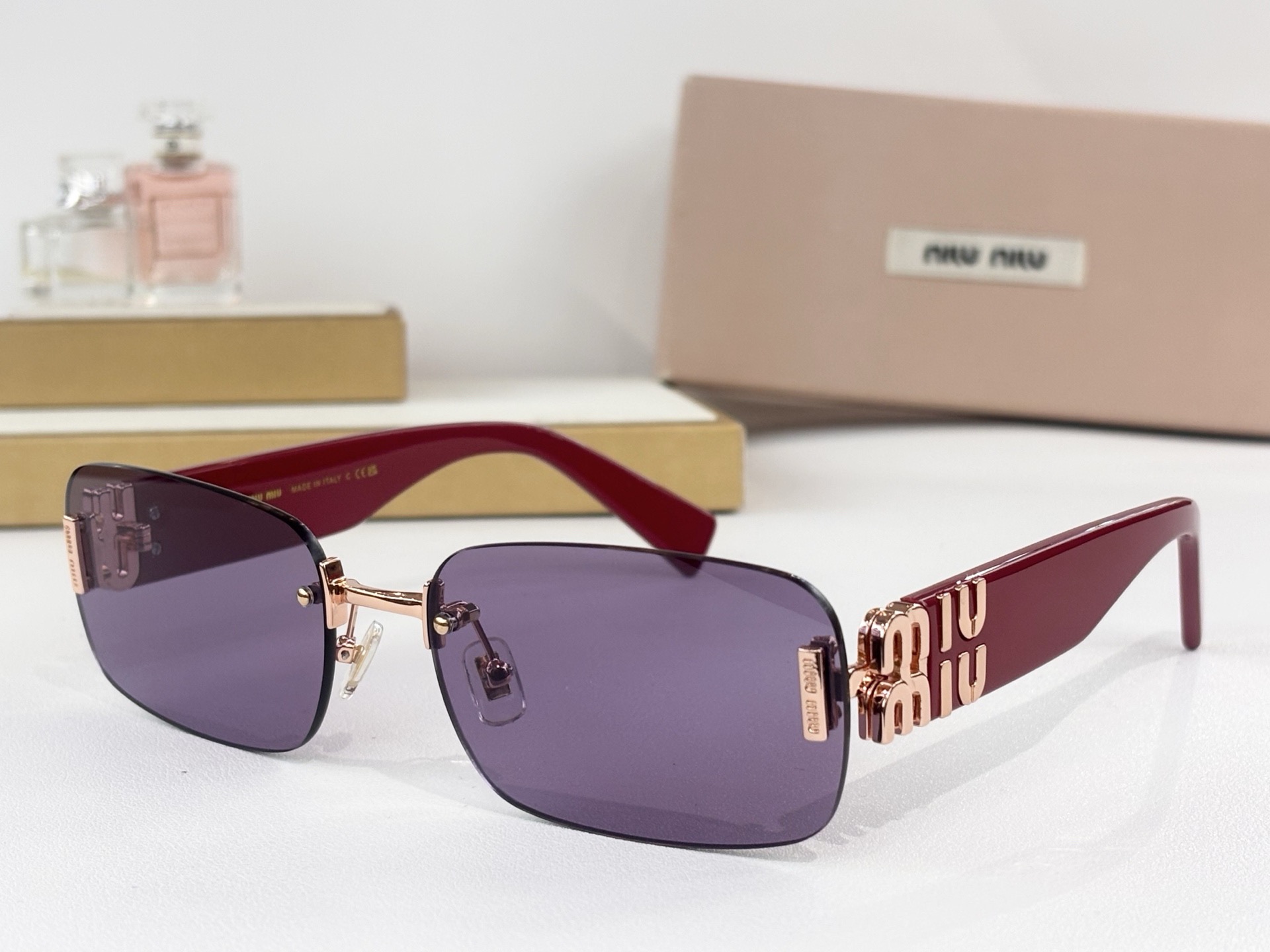 MIUMIU MOD：MU 168AV Size：62口19-140 