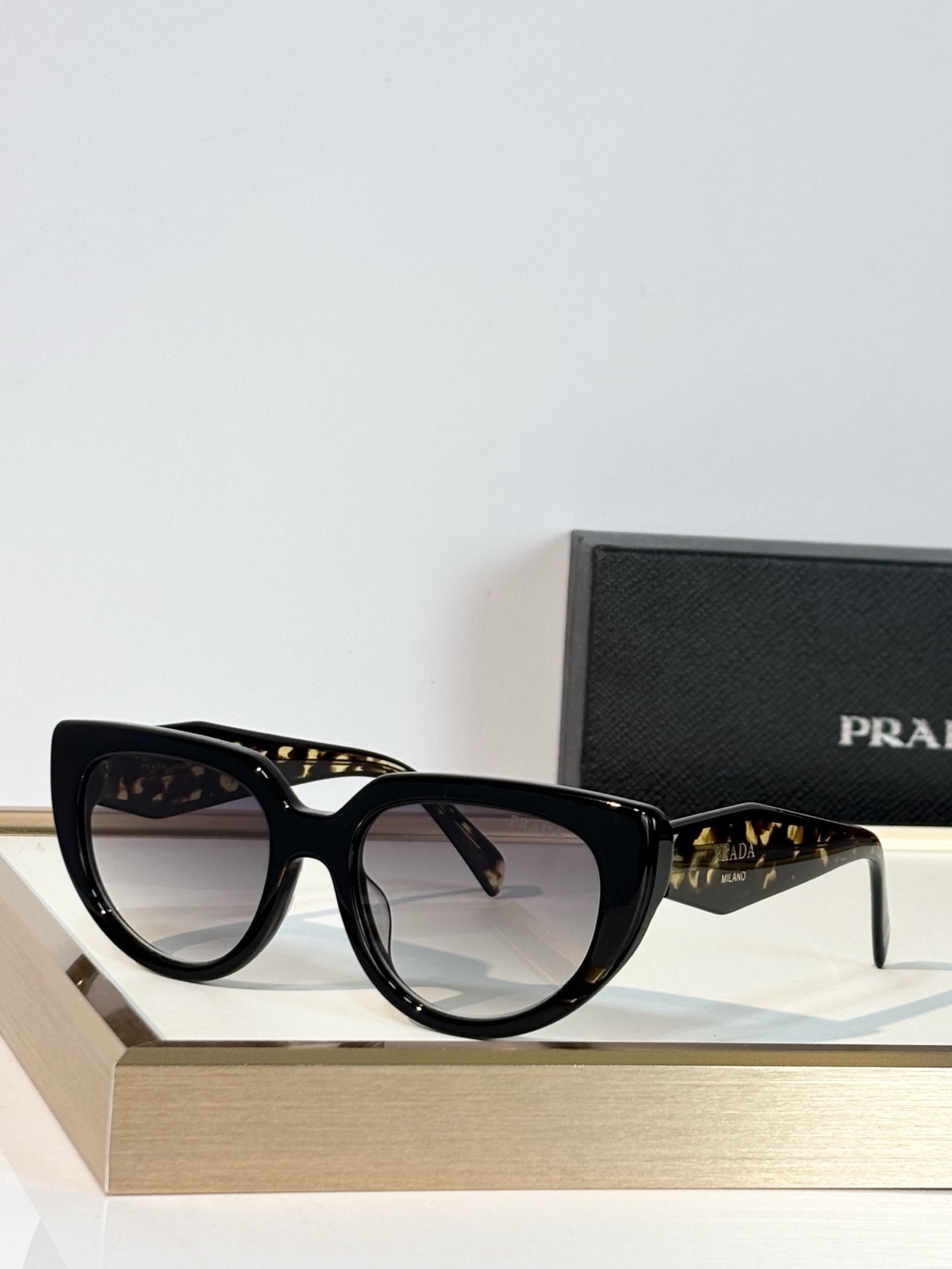 PRAD* MODEL：PR 2197S SIZE：55口20-145 