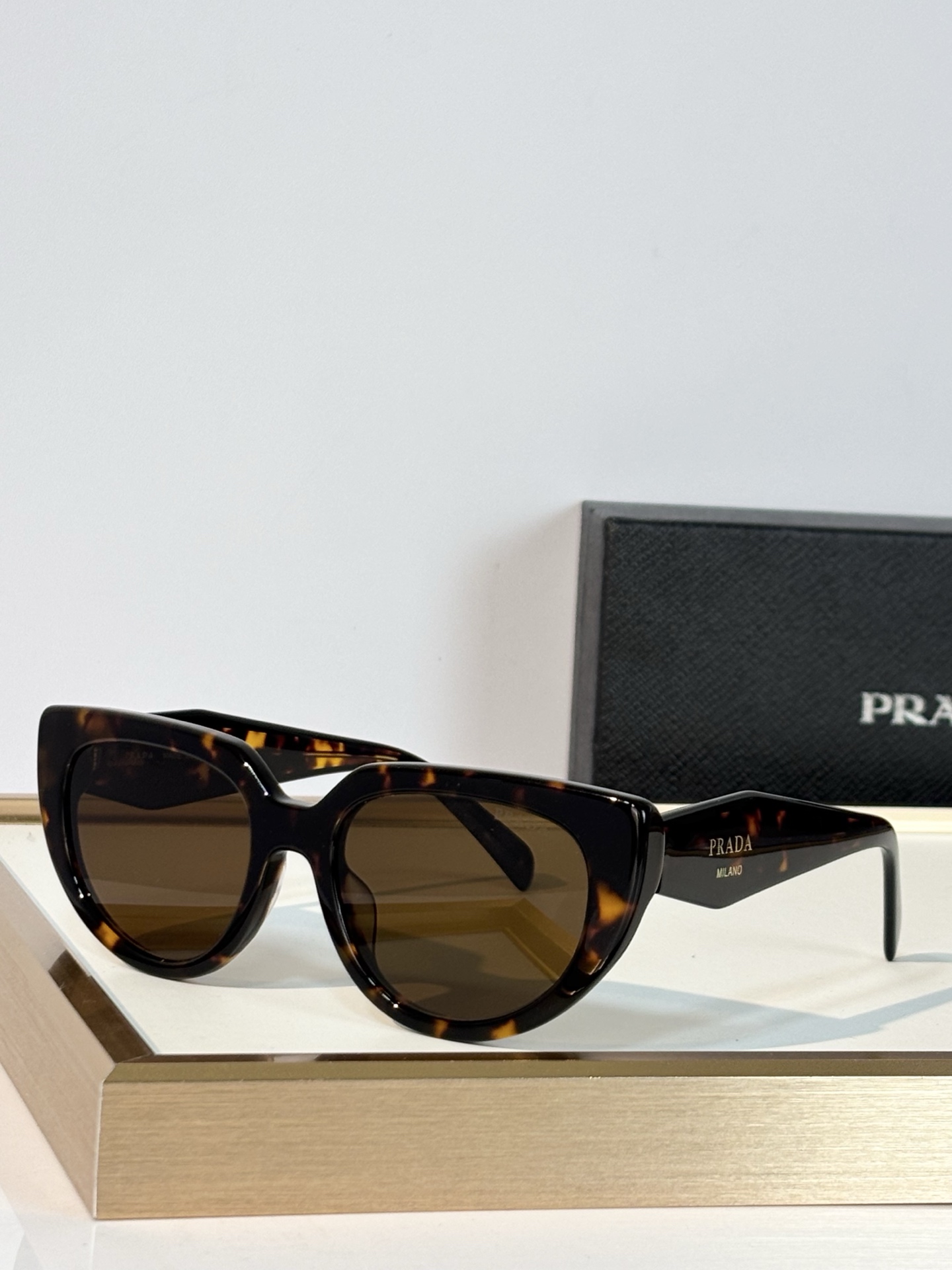 PRAD* MODEL：PR 2197S SIZE：55口20-145 