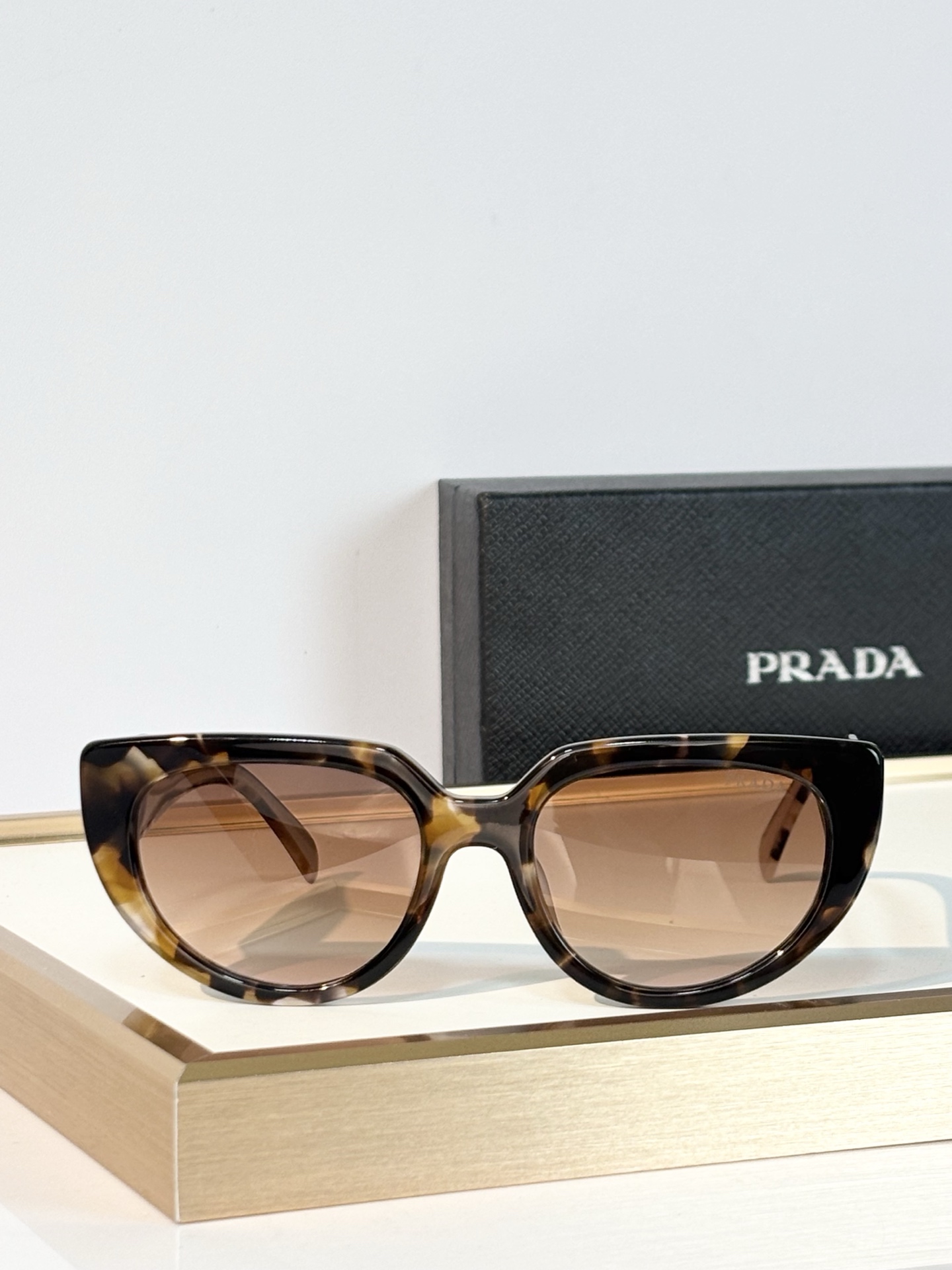 PRAD* MODEL：PR 2197S SIZE：55口20-145 