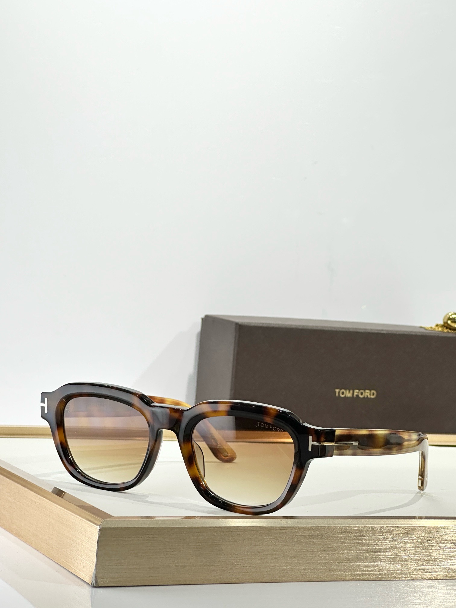 𝐓𝐎𝐌 𝐅𝐎𝐑𝐃 MOD：FT1226 size： 52-20-135 