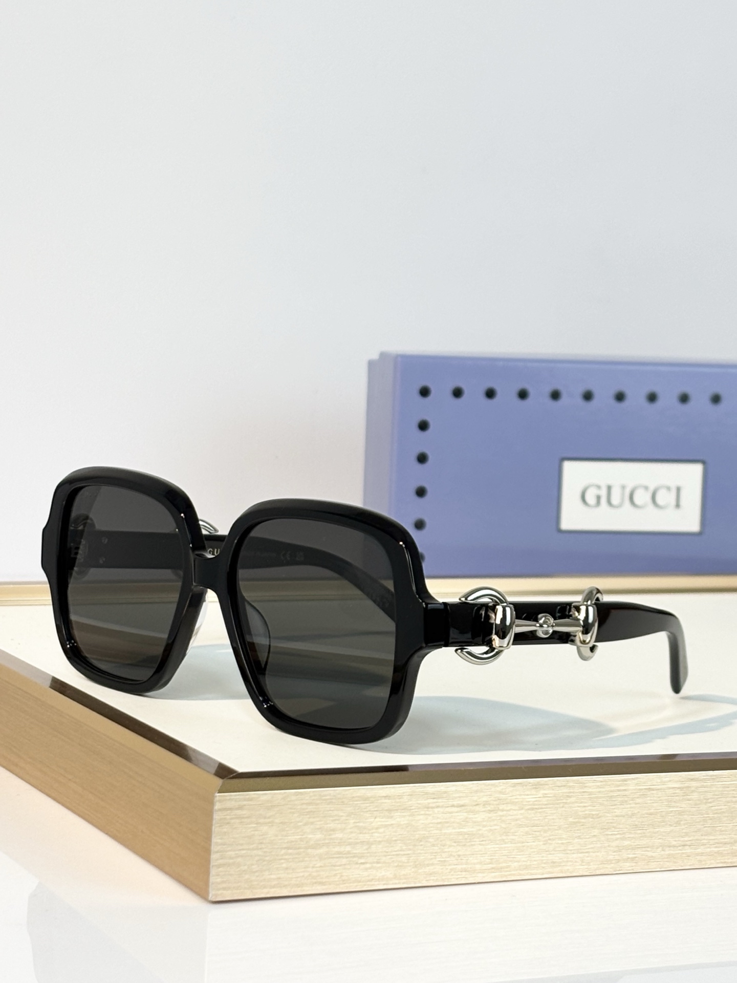 GUCCI oversized MOD：GG2215S Size：57口16-140 