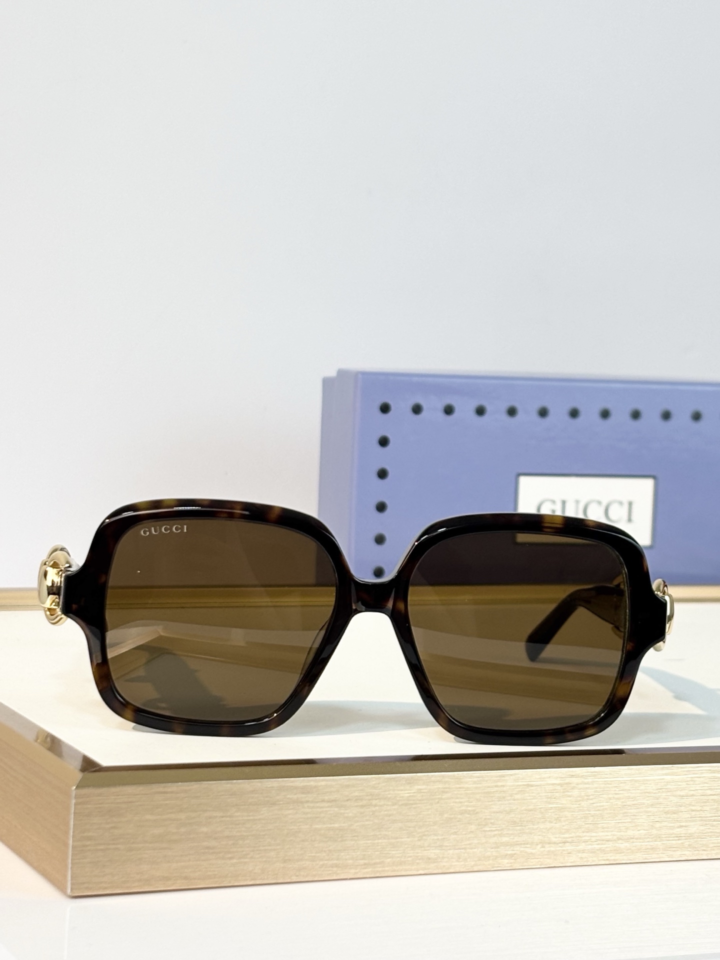 GUCCI oversized MOD：GG2215S Size：57口16-140 