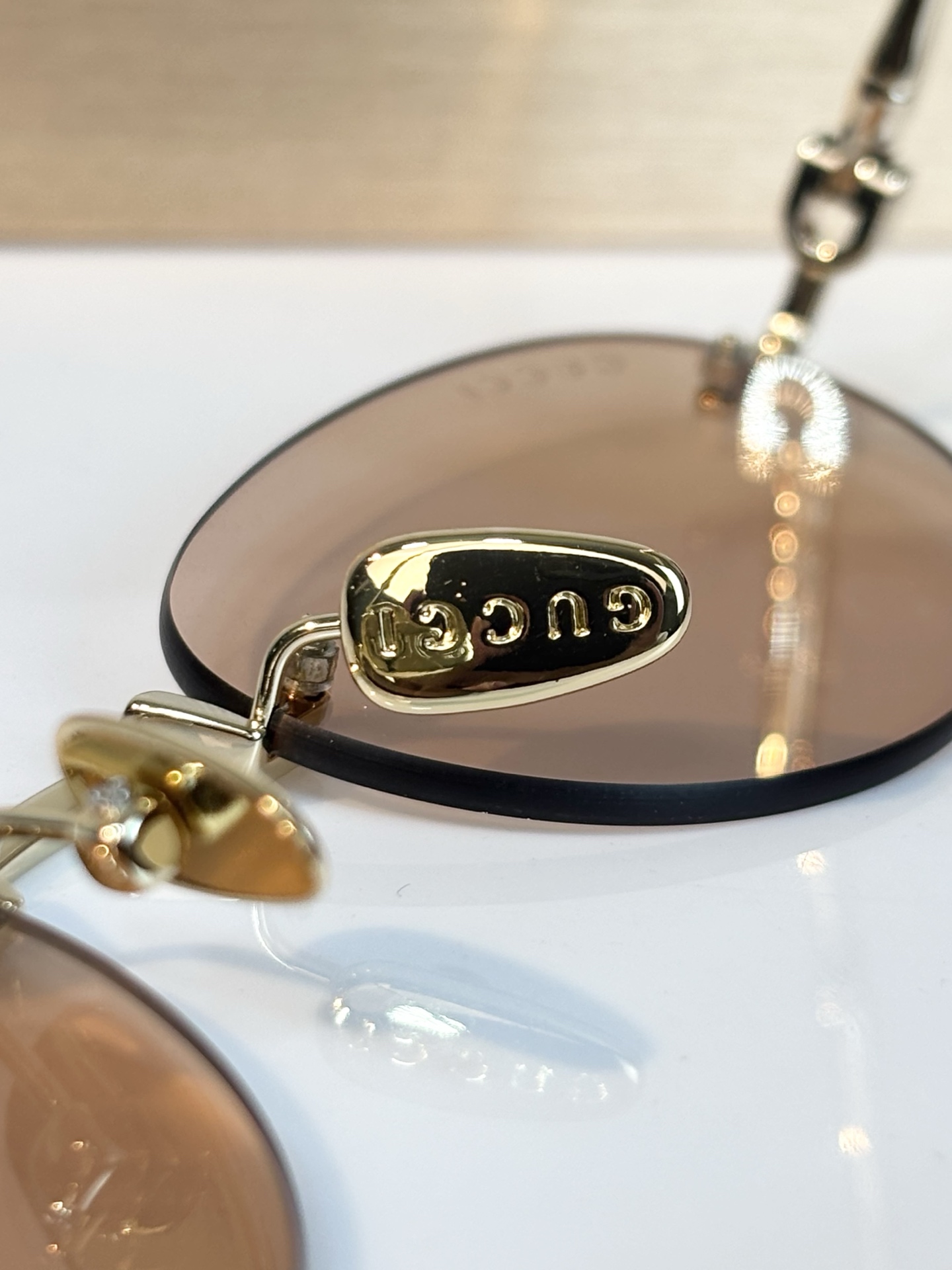 Gucc* Mod ：GG2385S Size：53口19-145 