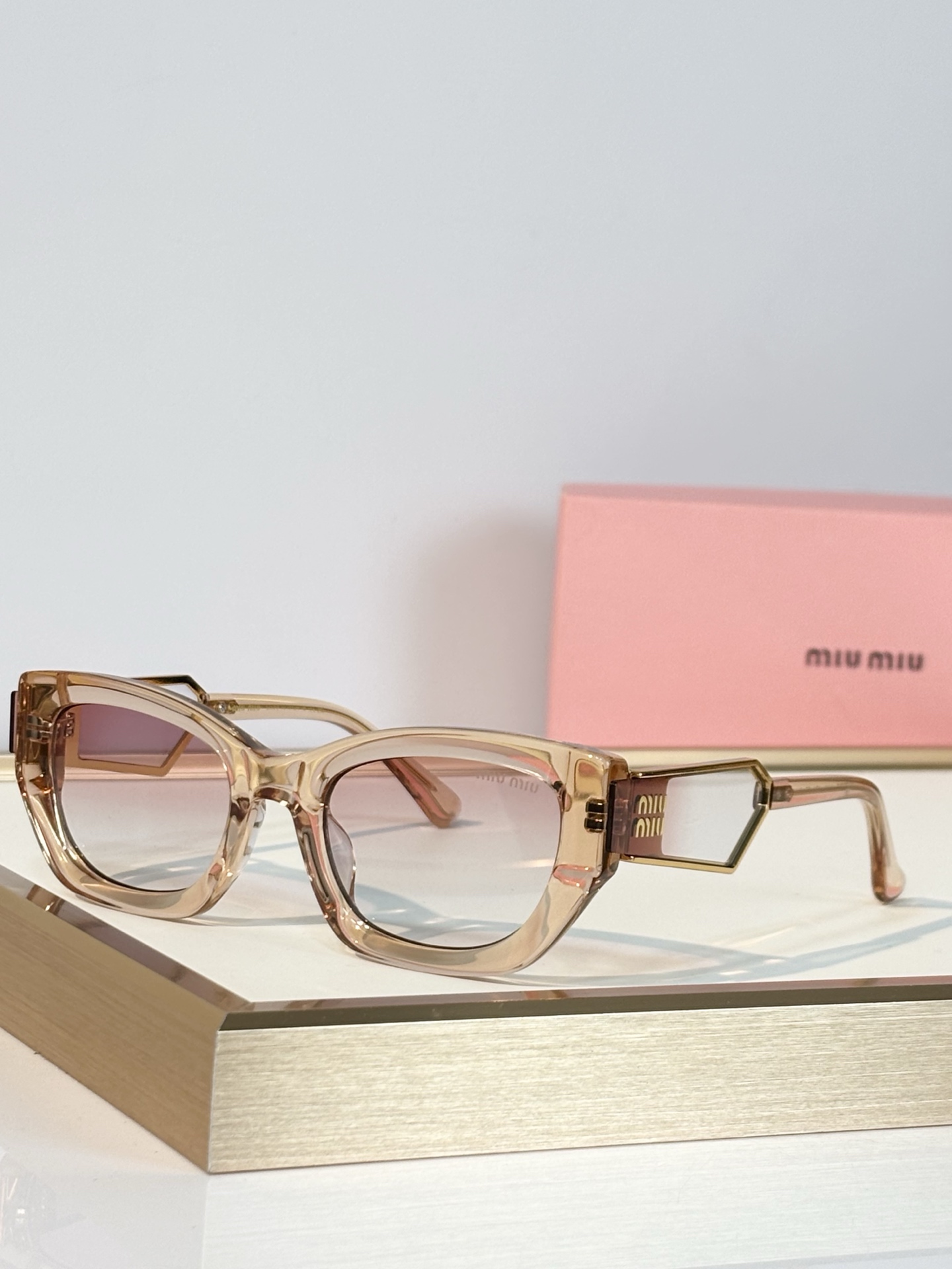 MIU M* MODEL: MU 7376S SIZE：52口21-145， 