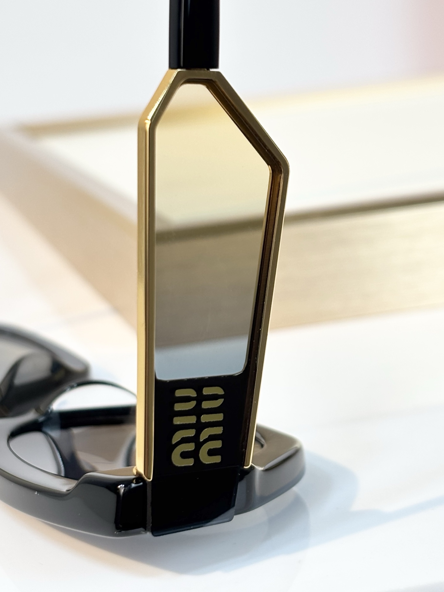 MIU M* MODEL: MU 7376S SIZE：52口21-145， 