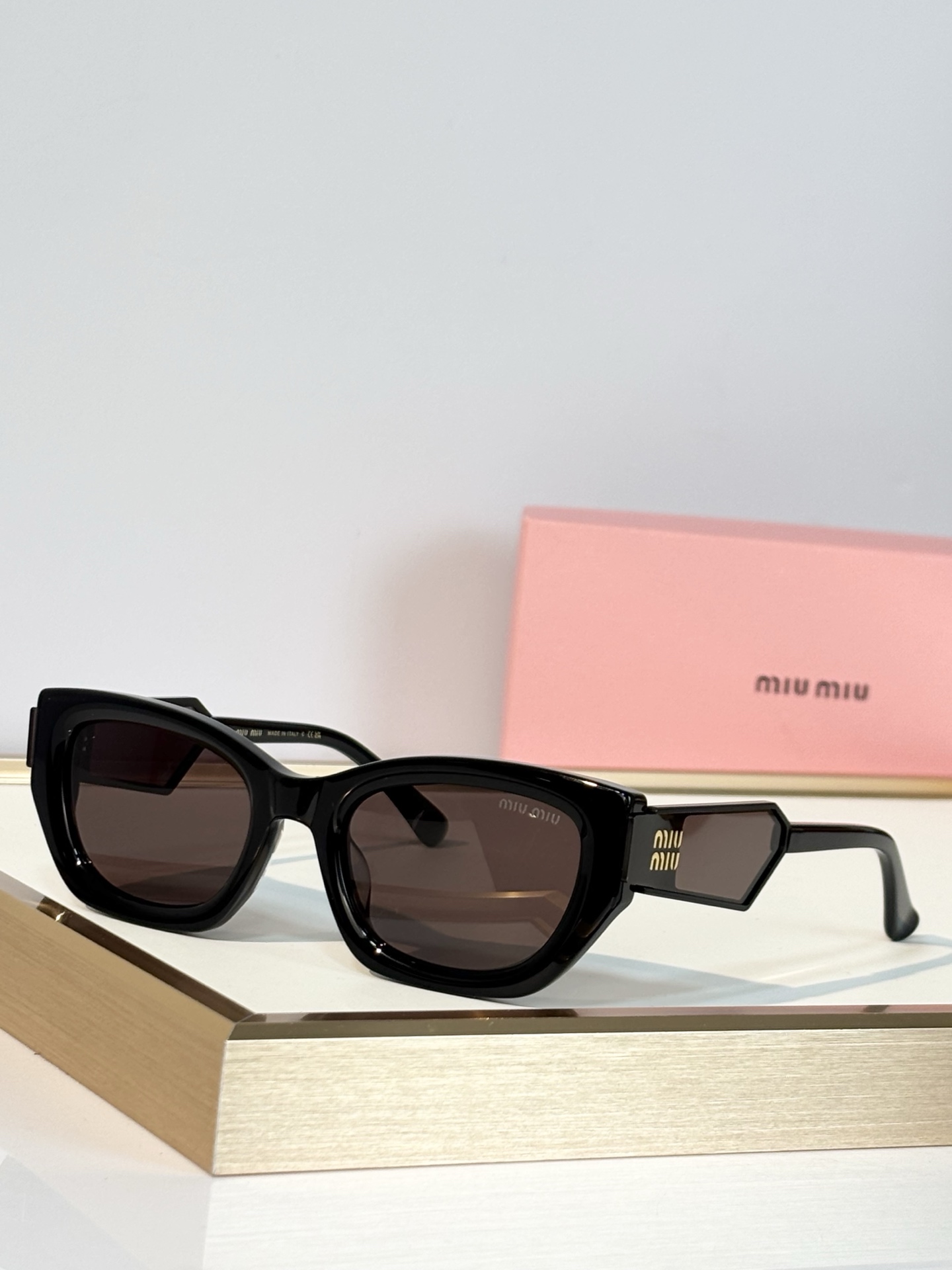 MIU M* MODEL: MU 7376S SIZE：52口21-145， 