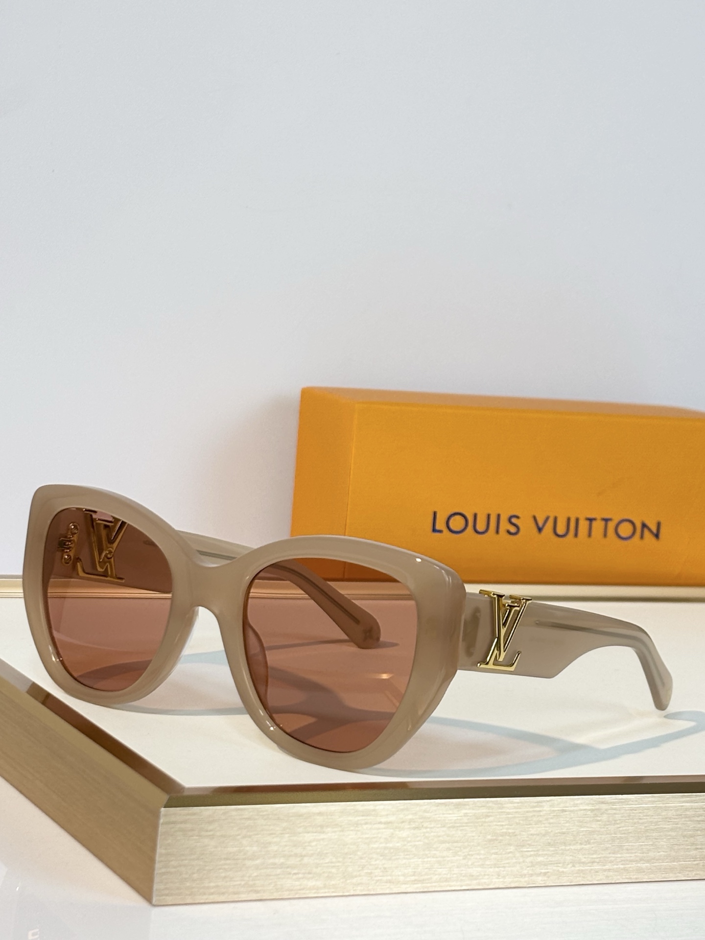 Louis Vuitto* Mod：Z1733W Size：57口23-140 