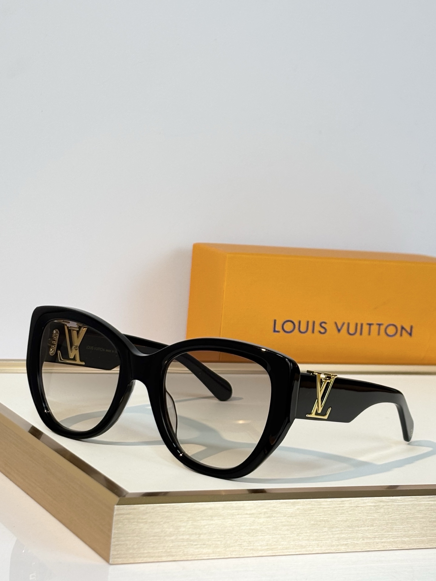 Louis Vuitto* Mod：Z1733W Size：57口23-140 
