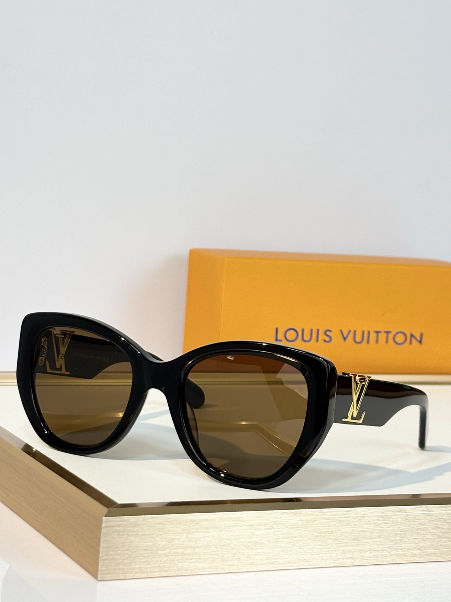 Louis Vuitto* Mod：Z1733W Size：57口23-140 