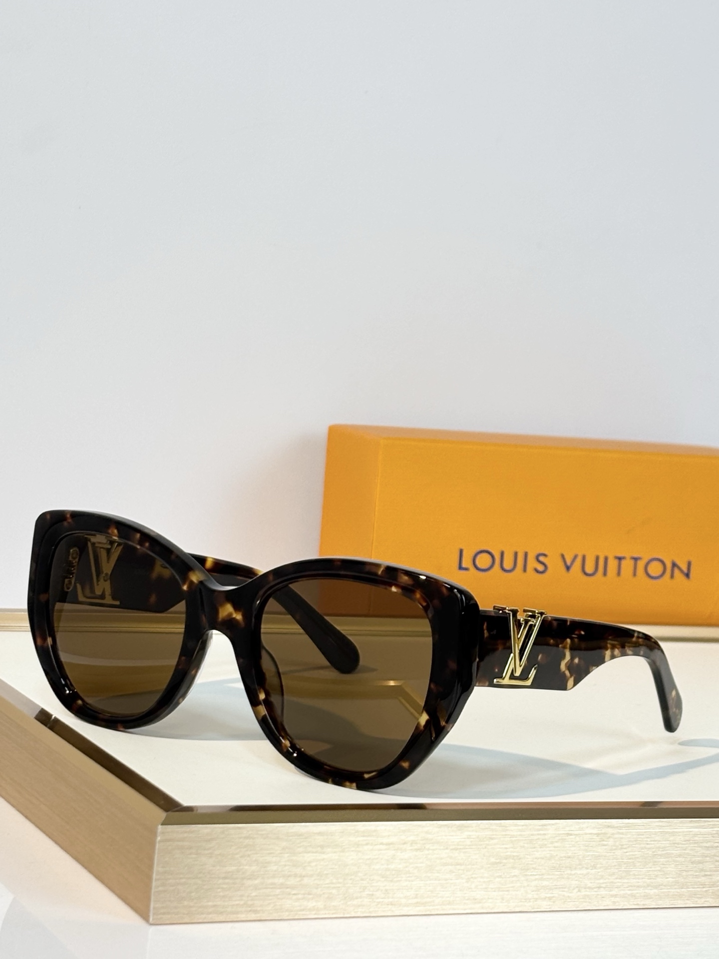 Louis Vuitto* Mod：Z1733W Size：57口23-140 