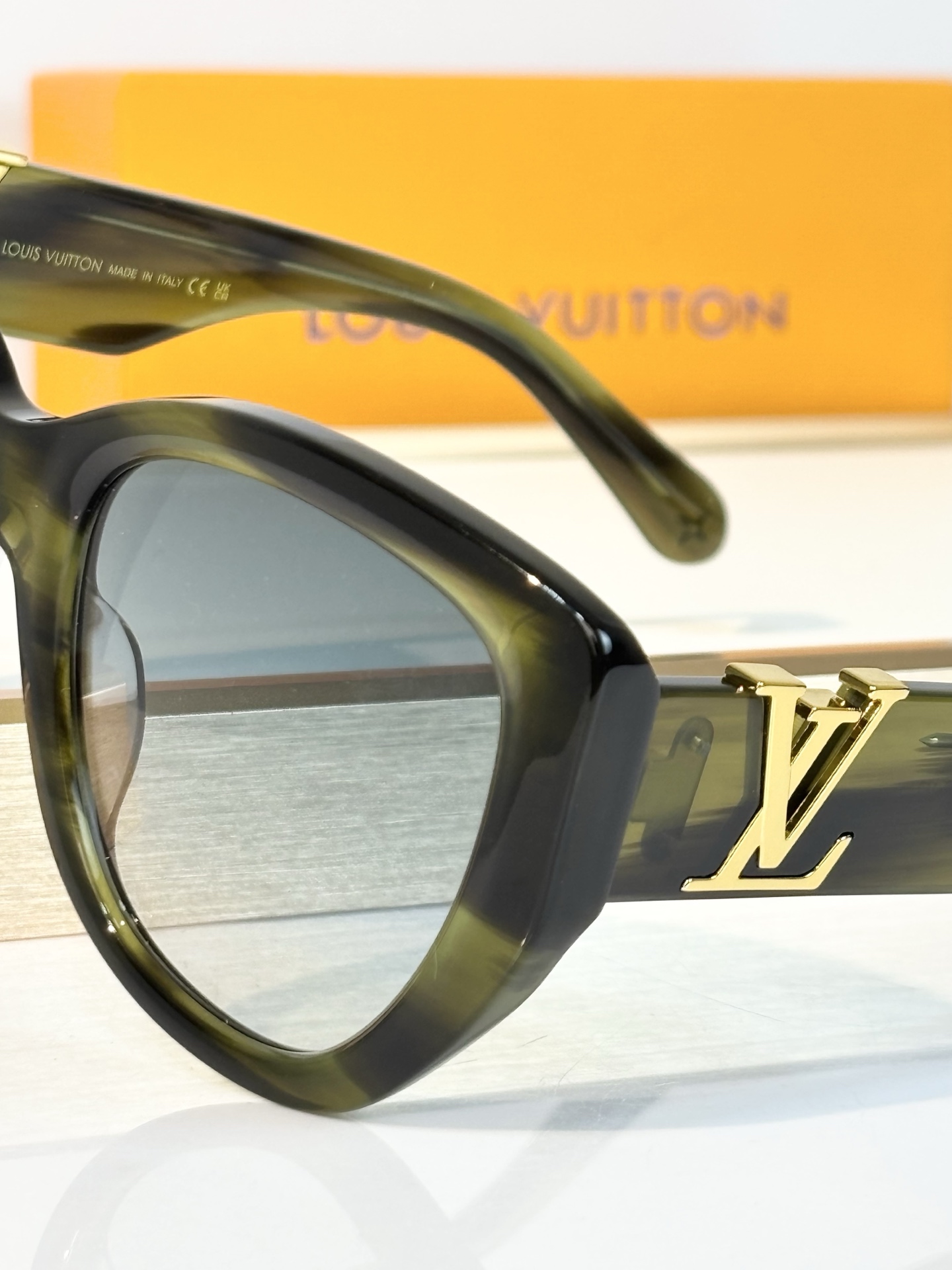 Louis Vuitto* Mod：Z1733W Size：57口23-140 
