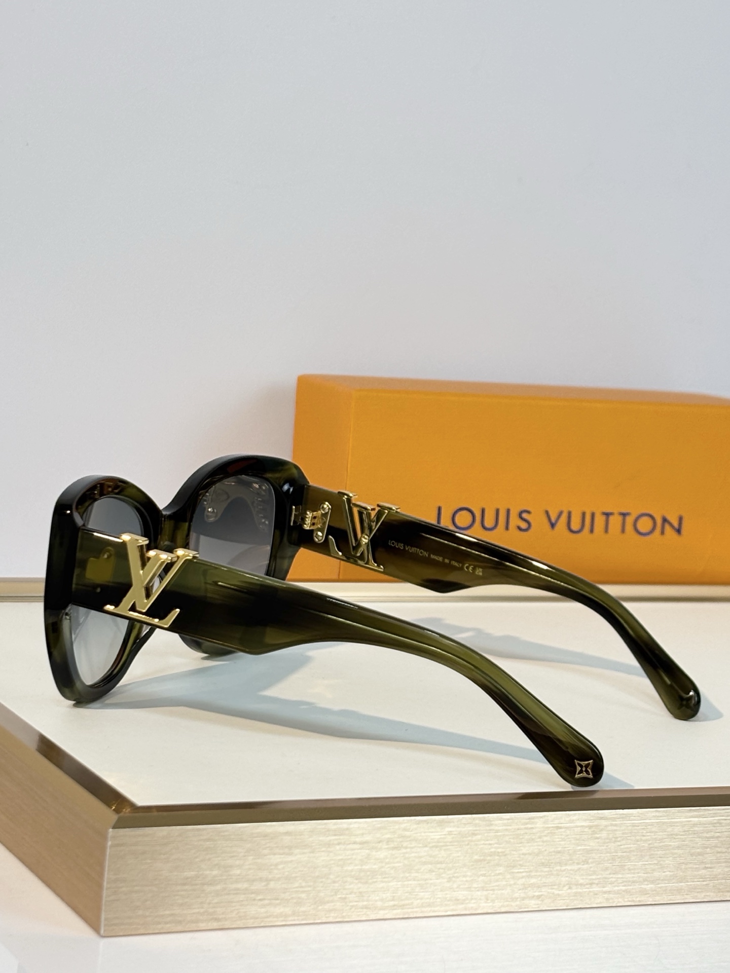 Louis Vuitto* Mod：Z1733W Size：57口23-140 