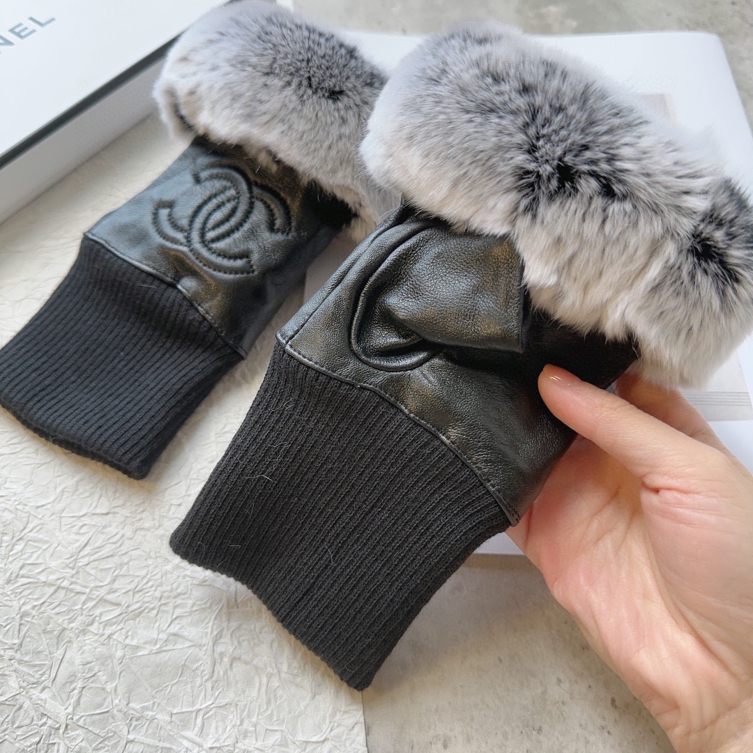 Chanel香奈儿秋冬短款懒兔毛手套值得对比同款不同品质秒杀市场差产品进口一级羊皮懒兔毛内里加绒经典不过