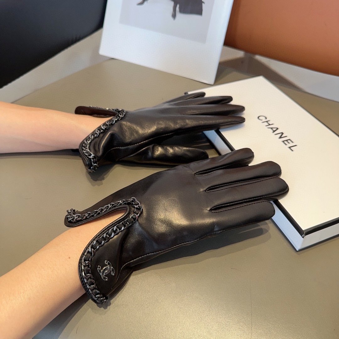 Chanel最新款原版手套采用进口抛光皮原单质量官网同步女士新款高档羊皮手套百分百选用进口小羊皮内里绒里