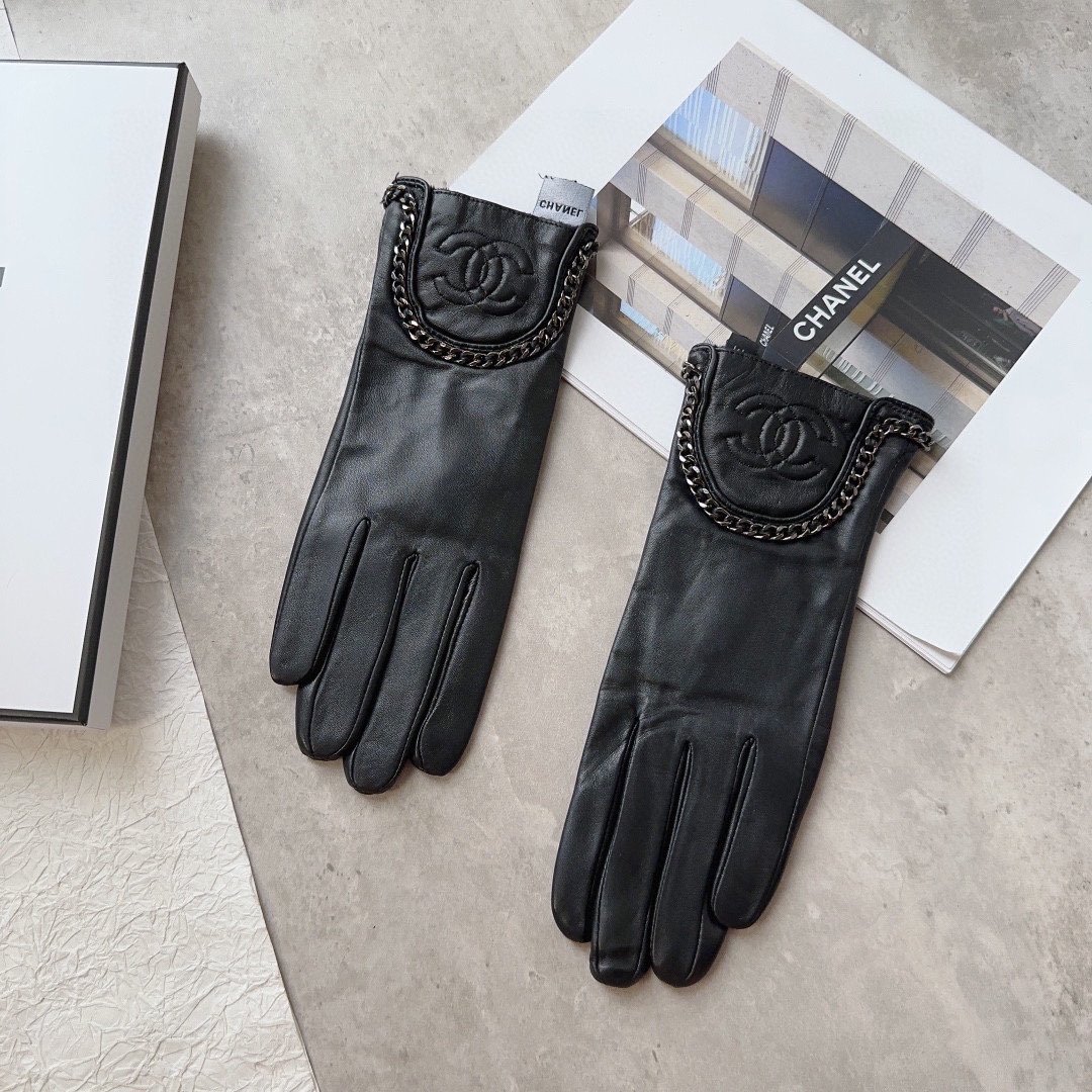 Chanel最新款原版手套采用进口羊皮皮原单质量官网同步女士新款高档羊皮手套百分百选用进口小羊皮内里绒里