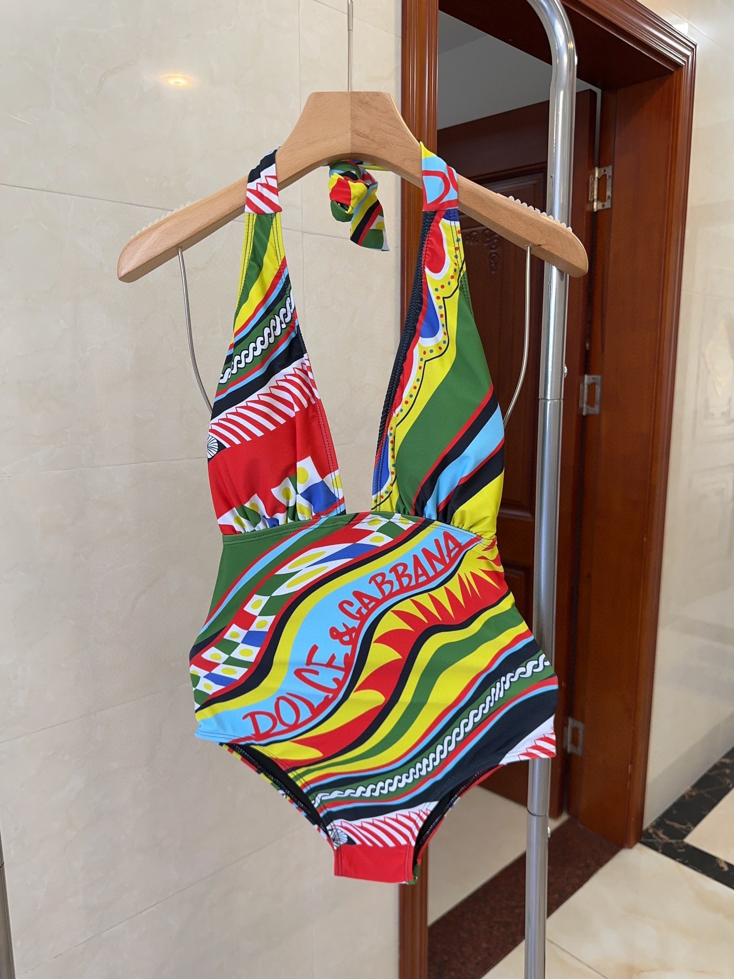 NO:288582,DG swimsuits, a must-have for fashionable trendy people!  The real thing is super good!  It's great to take photos on the beach!  SML swimsuits, swimsuits, swimsuits, bikinis, swimsuits, bikinis19860909DG泳衣,时尚潮人必备！实物超级好看！海边度假拍照超级好！SML泳衣泳裤比基尼,泳衣，泳裤，比基尼,swimsuits,bikinis,accessory