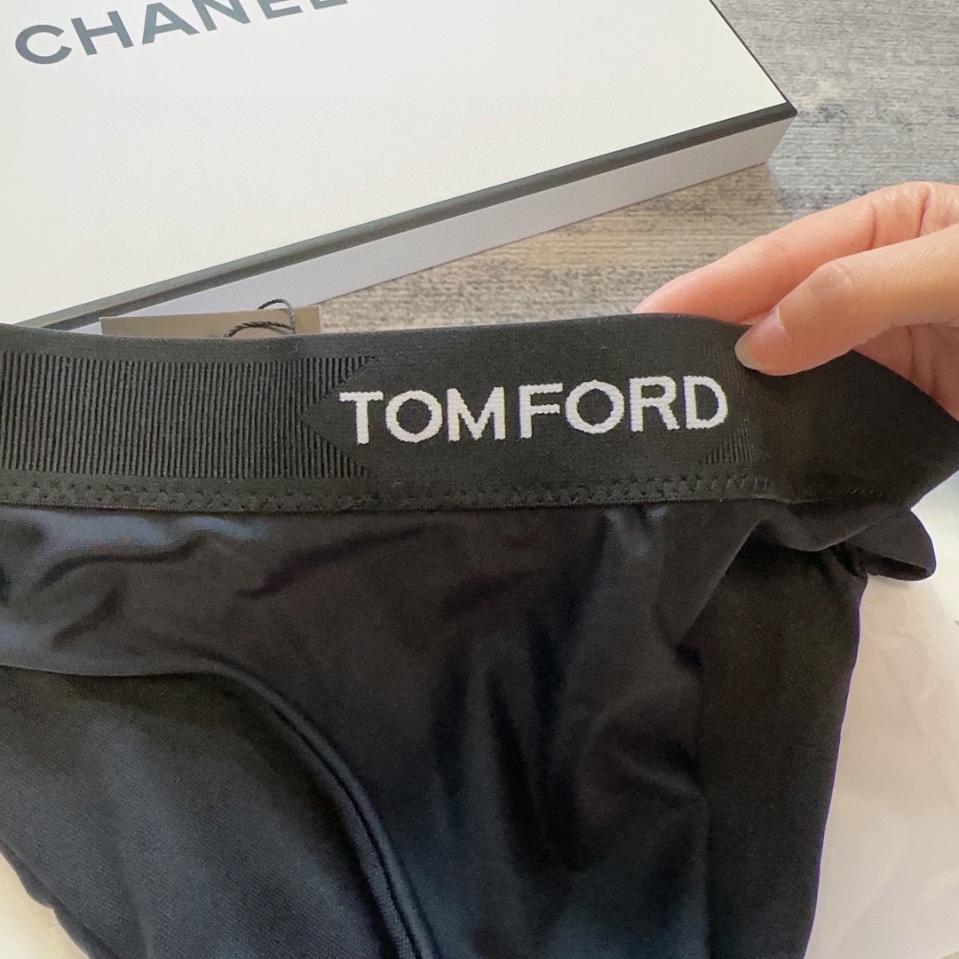 汤姆福特运动内衣官网同步！时尚达人必备超级显身材！SML