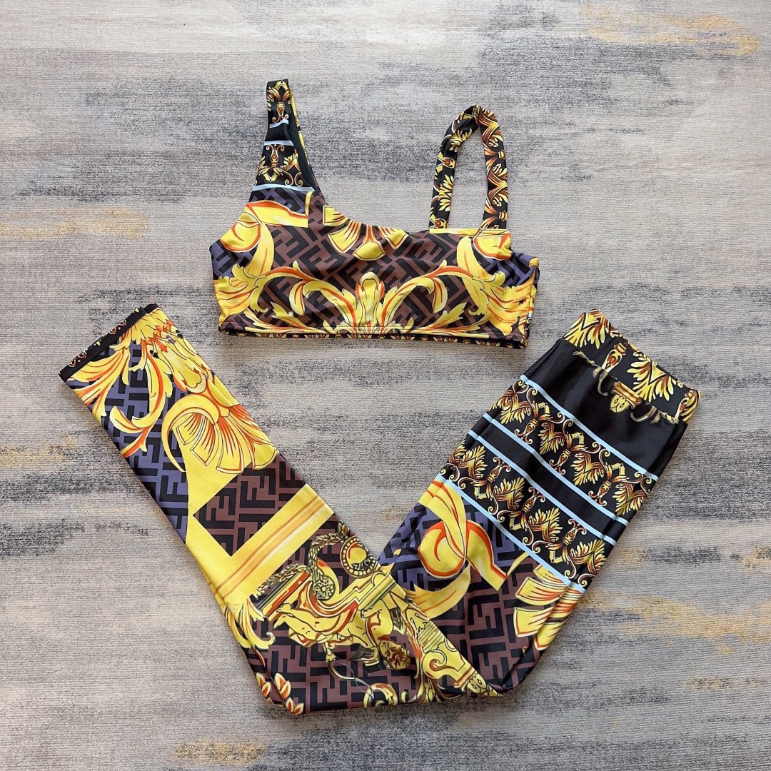 NO:289485,versac*fend* co-branded new style, high elastic fitness yoga suit, sports suit~ Double ff letter baroque print asymmetric vest (with chest pad)   slim hip lifting to make you look slim and leggings!  sml swimsuit swimsuit bikini, swimsuit, swimming trunk, bikini, fendi, versace, swimsuits, bikinis19860909versac*fend*联名新款 高弹力健身瑜伽服运动套装~双ff字母巴洛克印花不对称小背心（有胸垫）  修身提臀显瘦紧身裤打底裤！sml泳衣泳裤比基尼,泳衣，泳裤，比基尼,fendi,versace,swimsuits,bikinis,accessory