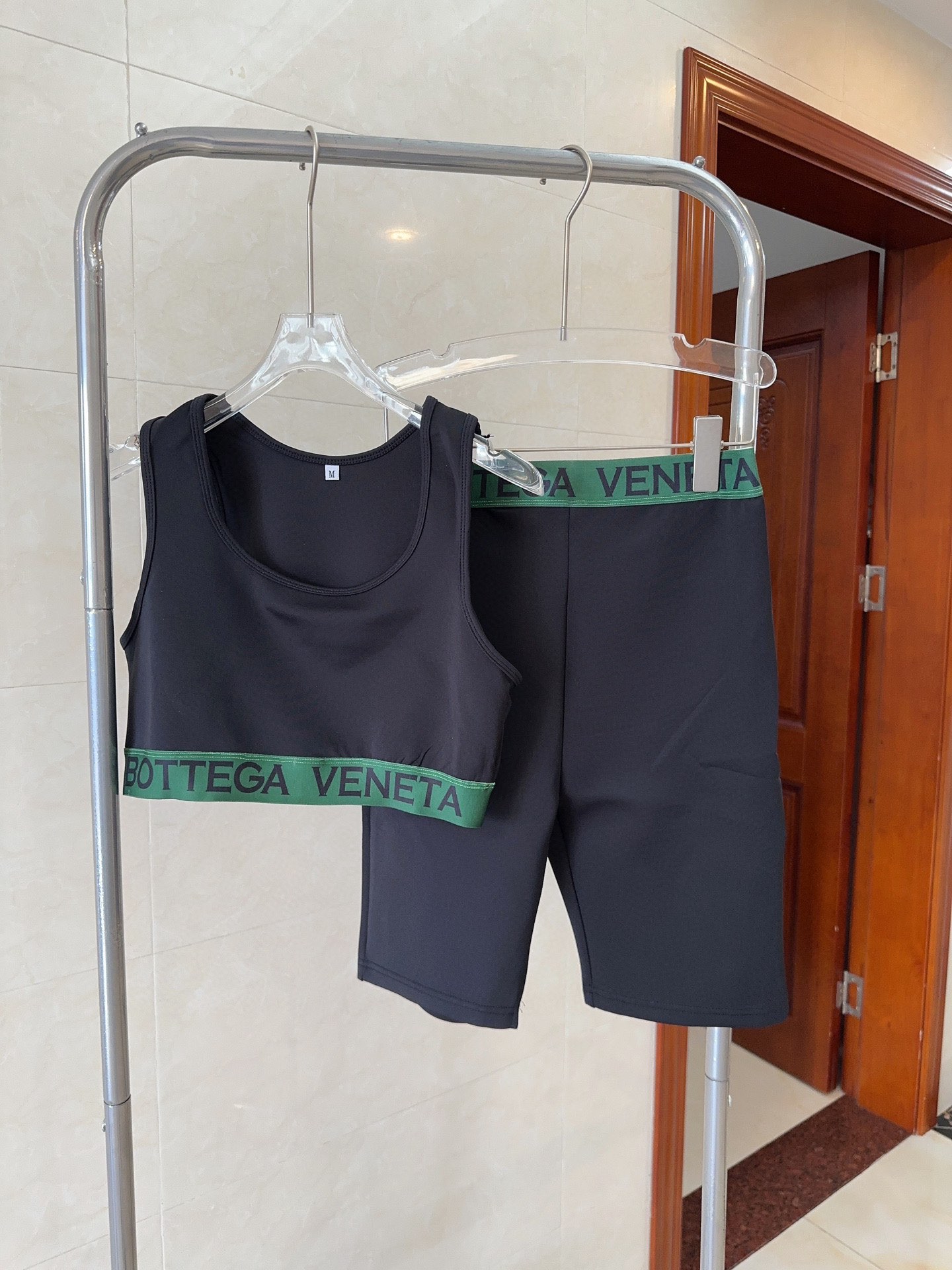 NO:290210,BV new high elastic fitness short yoga suit sports suit~small vest slim butt lifting leggings S M L XL swimsuit swim trunk bikini, swimsuit, swimming trunk, bikini, bottega veneta, swimsuit, swimsuit, bikinis19860909BV新款高弹力健身短款瑜伽服运动套装~小背心修身提臀显瘦打底裤 S M L XL泳衣泳裤比基尼,泳衣，泳裤，比基尼,bottega veneta,swimsuits,bikinis,accessory