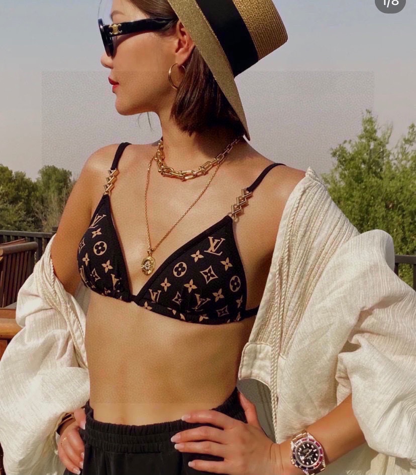 NO:291427,LV presbyopia bikini suit, very personalized and fashionable, can be worn with shorts, when you wear this bikini, you are the most beautiful girl in the audience, and you have to show off your good figure [color] SML swimsuits, swimsuits, swimsuits, bikini, louis vuitton, shorts, swimsuits, bikinis19860909LV老花比基尼套装,非常个性时尚,可以搭配短裤穿搭,当你穿上这款比基尼,你就是全场最靓的妞,好身材就要秀出来[色] SML泳衣泳裤比基尼,泳衣，泳裤，比基尼,louis vuitton,shorts,swimsuits,bikinis,accessory