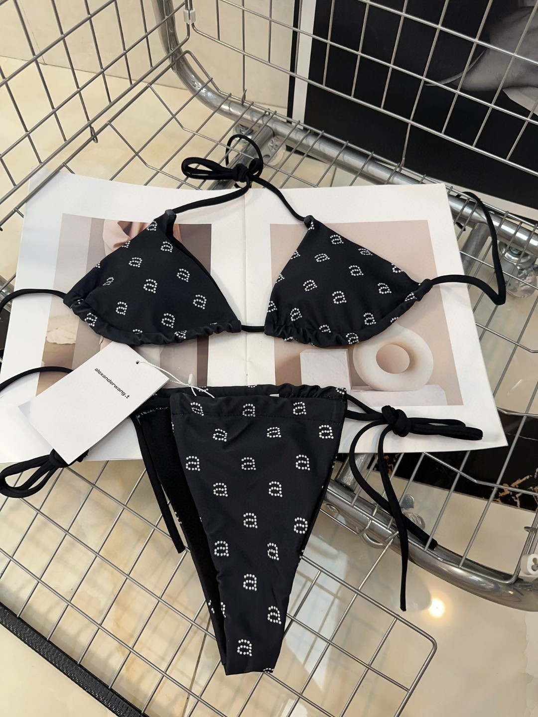 NO:291482,A stressful swimsuit, a must-have for fashionable trendy people!  The real thing is super good!  It's great to take photos on the beach!  SML swimsuits, swimsuits, swimsuits, bikinis, swimsuits, bikinis19860909压力山大泳衣,时尚潮人必备！实物超级好看！海边度假拍照超级好！SML泳衣泳裤比基尼,泳衣，泳裤，比基尼,swimsuits,bikinis,accessory