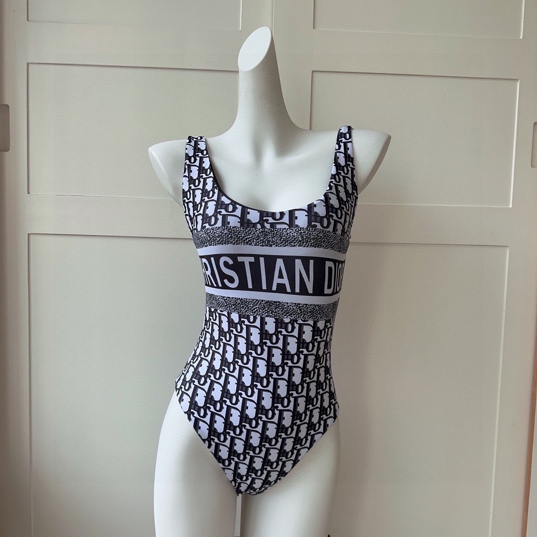 NO:291491,dio* newest full-body letter print backless u-neck one-piece swimsuit, double-sided wearable. SML swimsuit swimsuit bikini, swimsuit, swimming trunks, bikini, dior, swimsuits, bikinis19860909dio*新款满身字母印花露背u型领连体泳衣,双面可穿.SML泳衣泳裤比基尼,泳衣，泳裤，比基尼,dior,swimsuits,bikinis,accessory