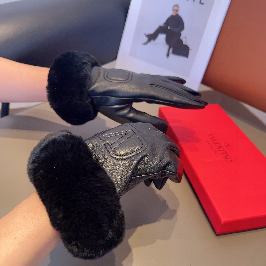 Cozy and Stylish Valentine’s Skin Gloves for Autumn and Winter Warmth - 图片 3