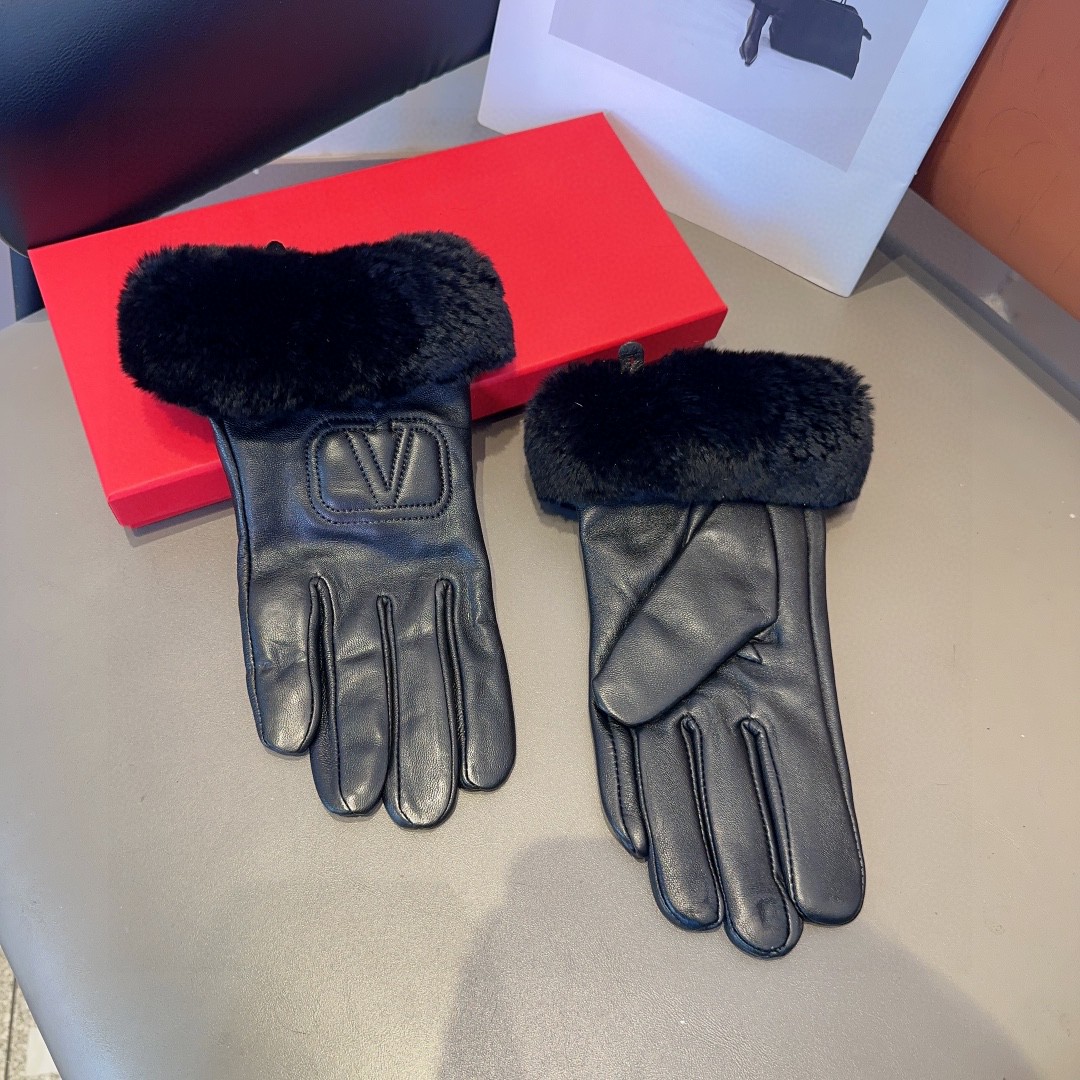 Cozy and Stylish Valentine’s Skin Gloves for Autumn and Winter Warmth - 图片 5