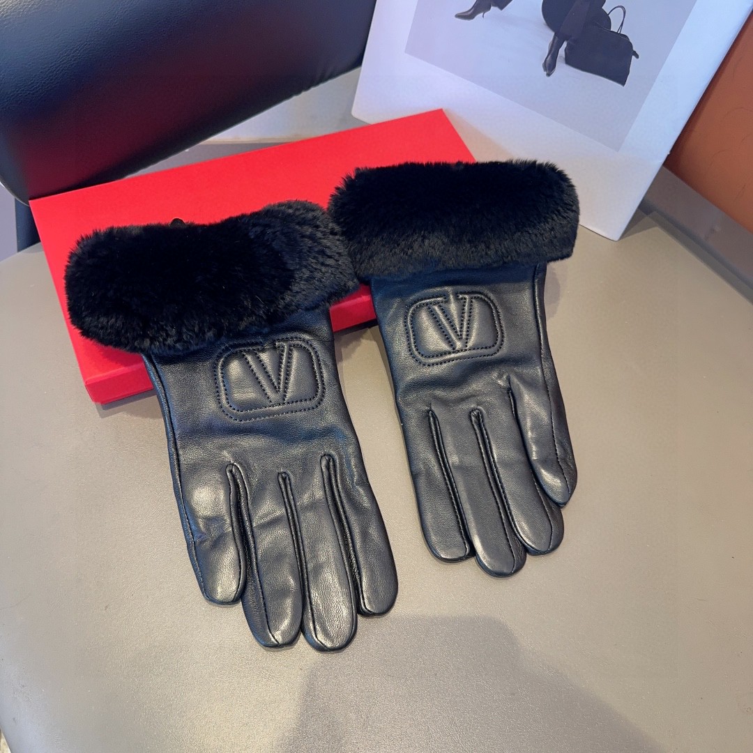 Cozy and Stylish Valentine’s Skin Gloves for Autumn and Winter Warmth - 图片 6