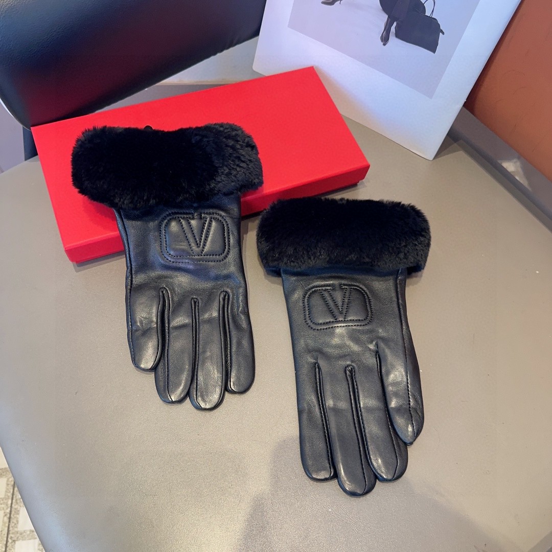 Cozy and Stylish Valentine’s Skin Gloves for Autumn and Winter Warmth - 图片 4