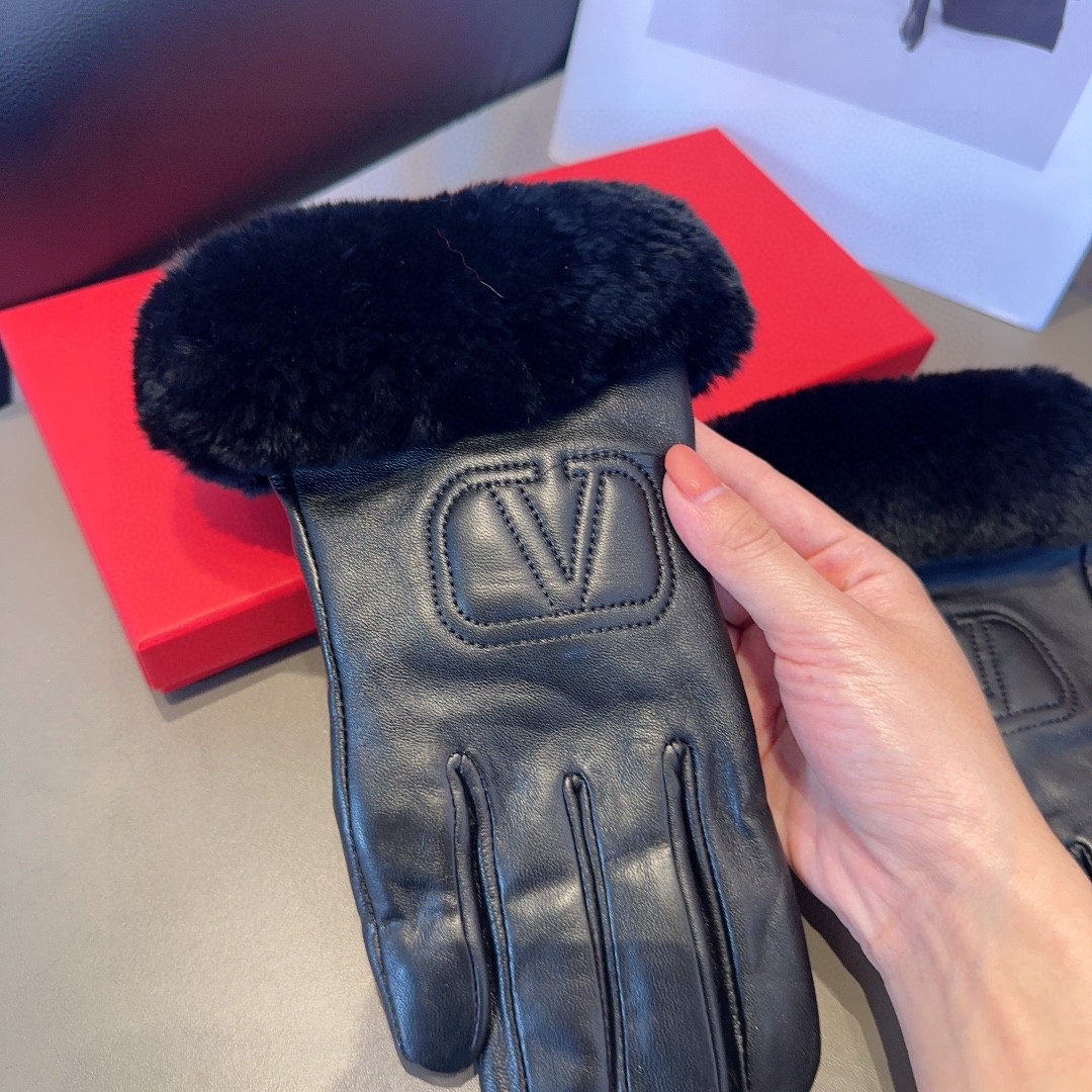 Cozy and Stylish Valentine’s Skin Gloves for Autumn and Winter Warmth - 图片 8