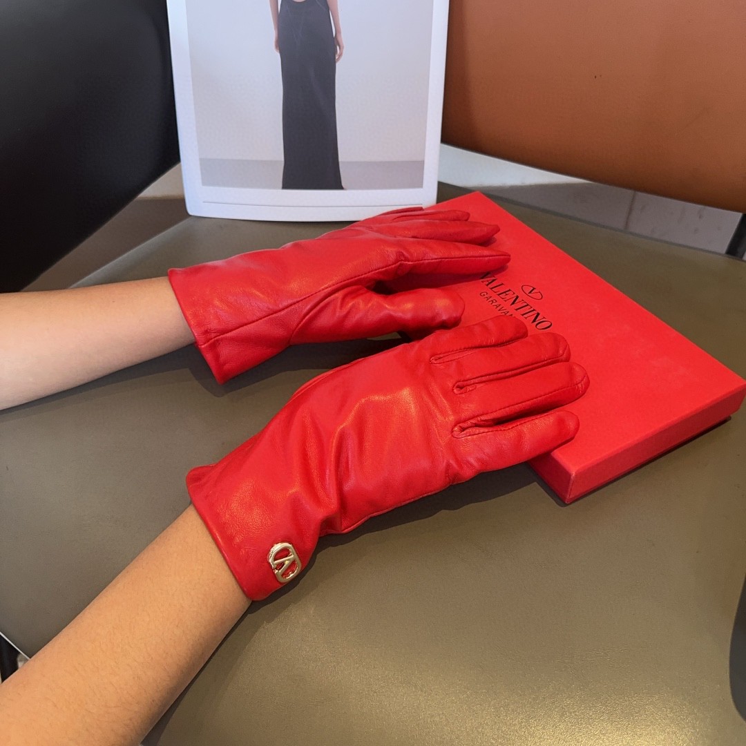 Cozy Valentine’s Fashion Gloves for Autumn/Winter: Classic, Soft, Warm, and Stylish (11 words) - 图片 1