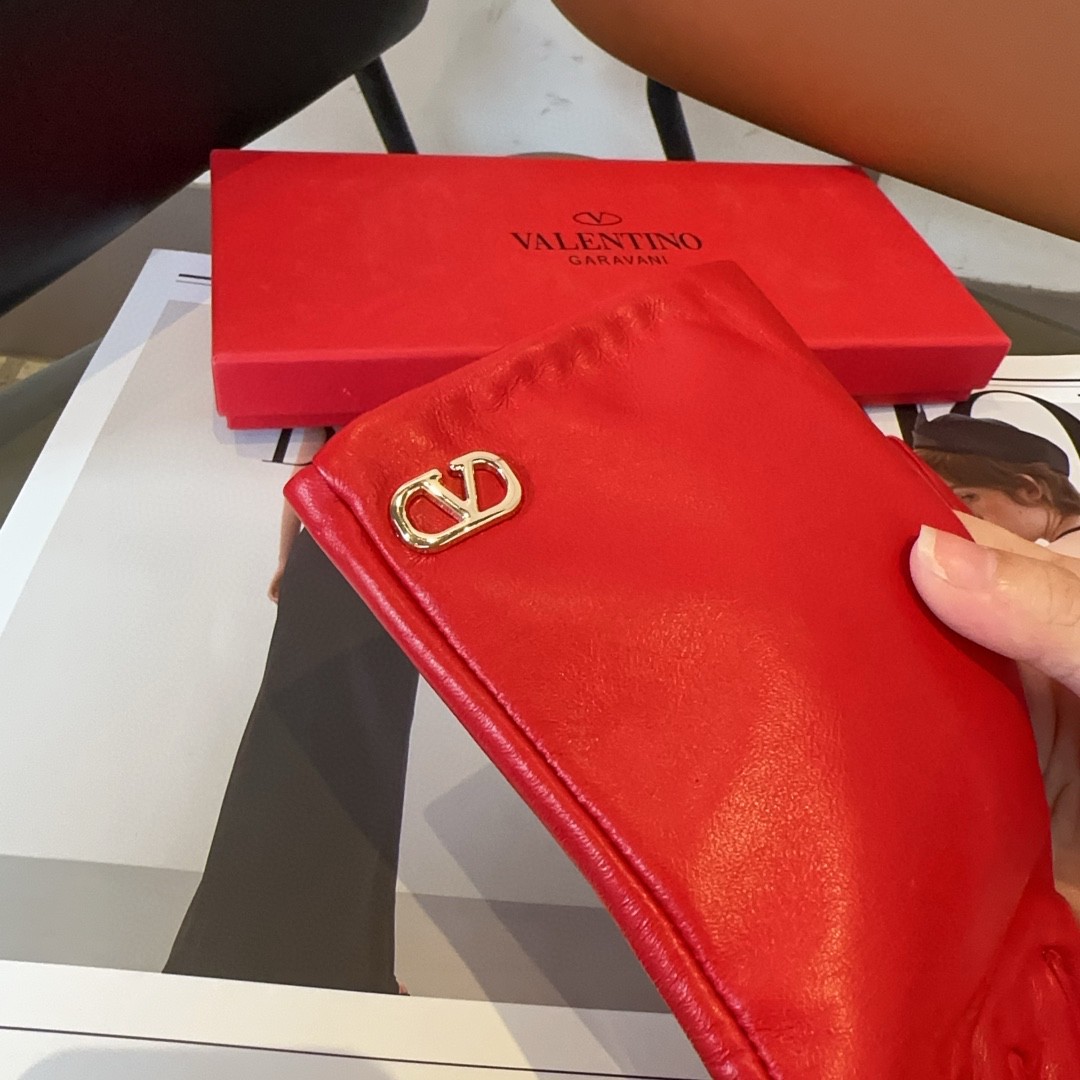 Cozy Valentine’s Fashion Gloves for Autumn/Winter: Classic, Soft, Warm, and Stylish (11 words) - 图片 9
