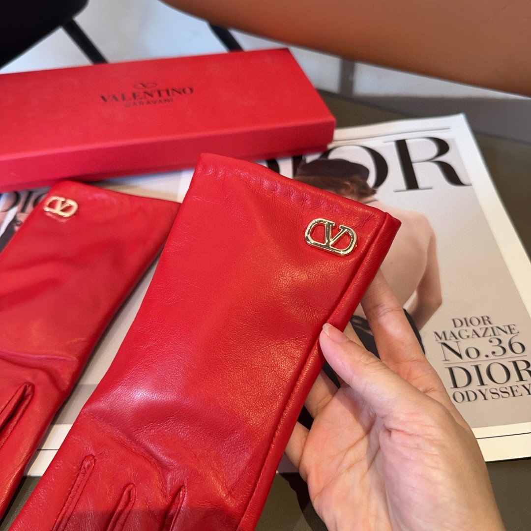 Cozy Valentine’s Fashion Gloves for Autumn/Winter: Classic, Soft, Warm, and Stylish (11 words) - 图片 7