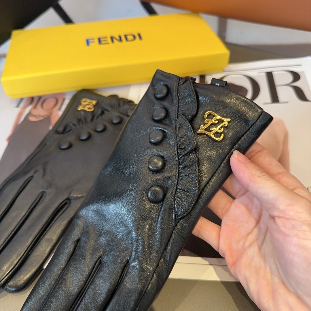 Luxurious Fendy Lambskin Gloves: Stylish, Warm, and Cozy for Autumn and Winter - 图片 6