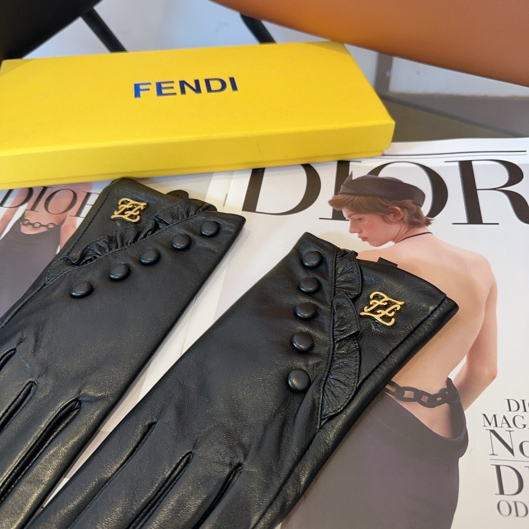 Luxurious Fendy Lambskin Gloves: Stylish, Warm, and Cozy for Autumn and Winter - 图片 7