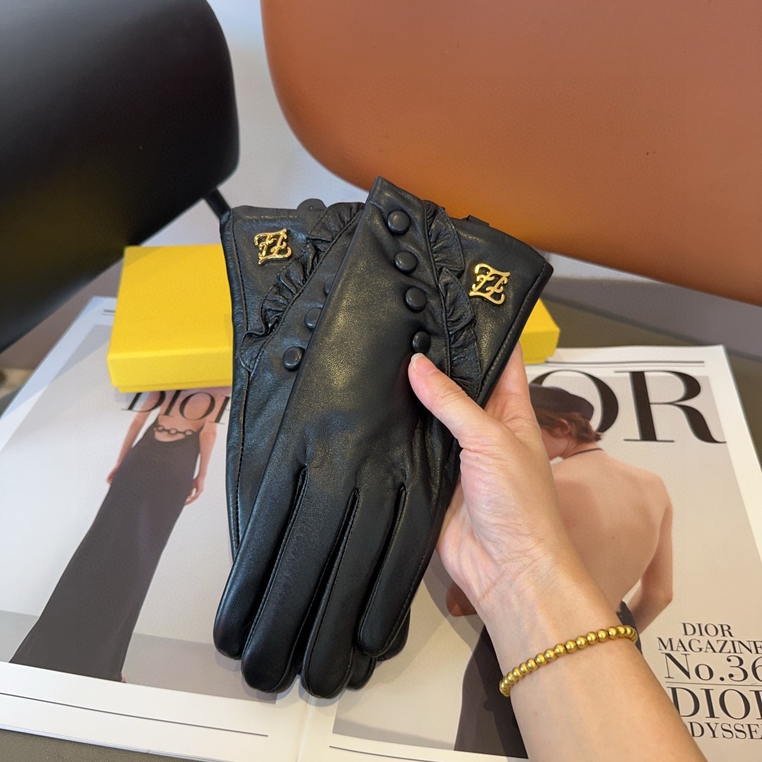 Luxurious Fendy Lambskin Gloves: Stylish, Warm, and Cozy for Autumn and Winter - 图片 8