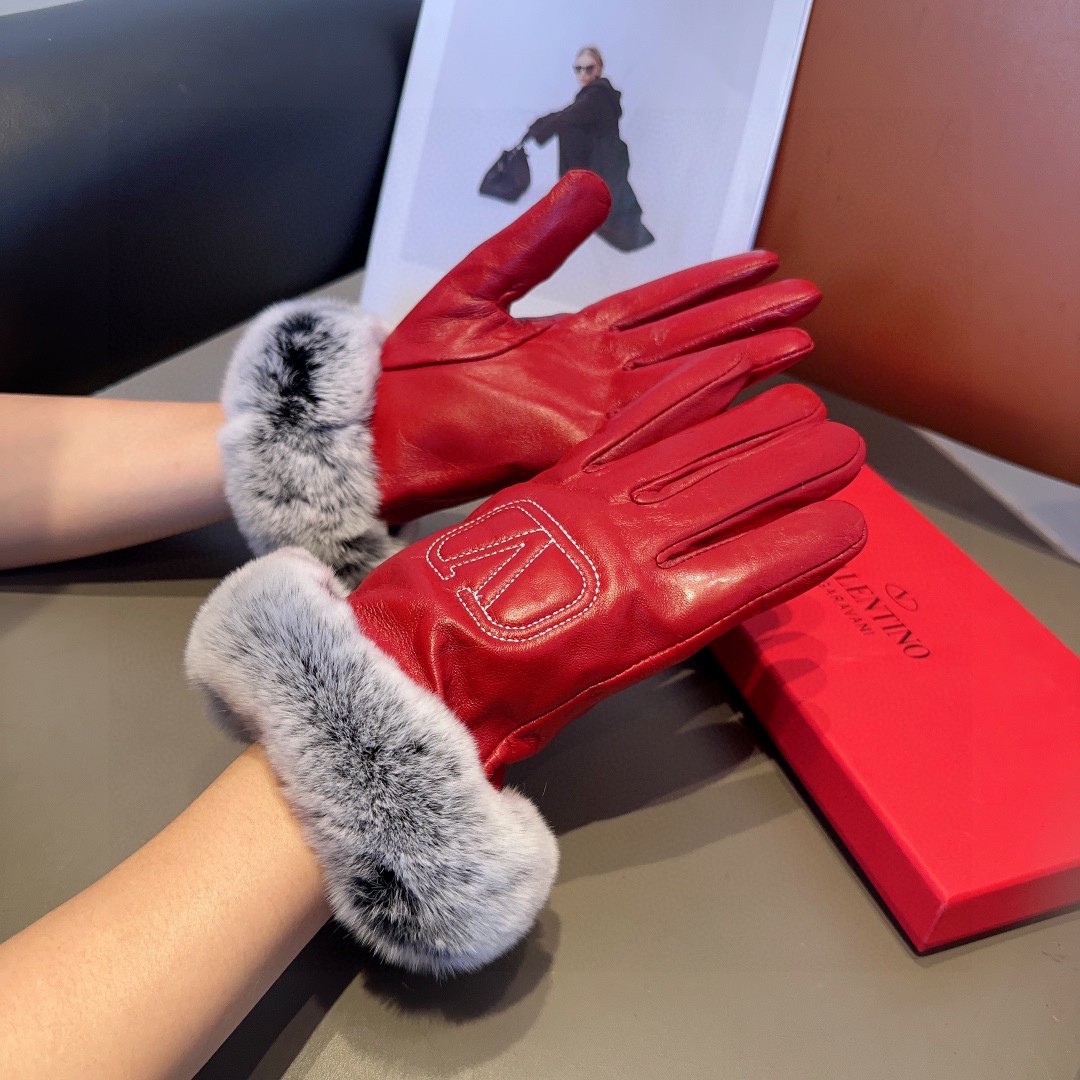 Cozy Valentine’s Fashion Gloves: Classic, Soft, and Warming for Autumn/Winter 💰250