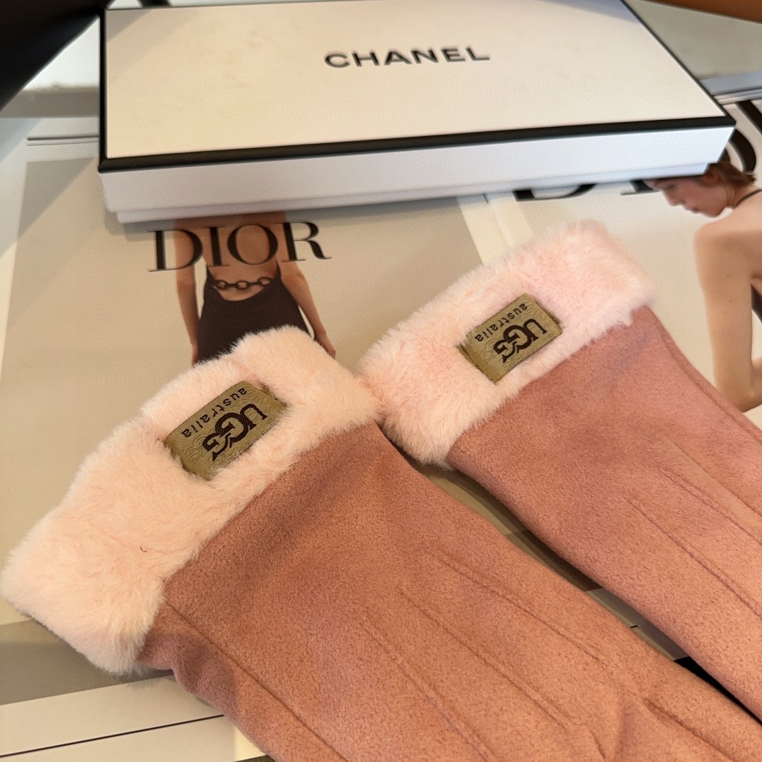 Cozy and Soft UGG Women’s Gloves: Classic Fashion for Comfort and Style - 图片 6