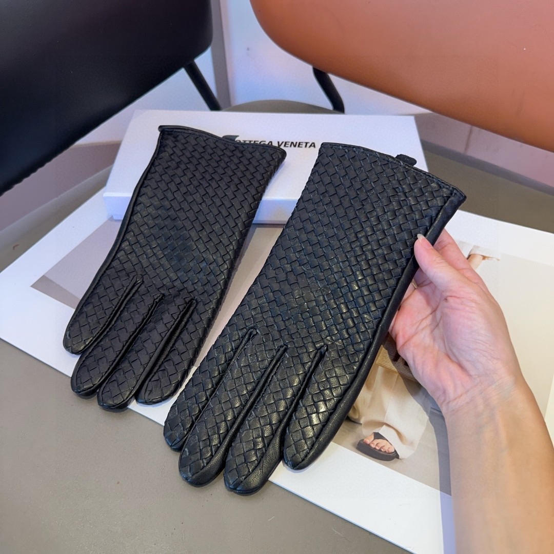 Top-Quality Imported Sheep Hides: Soft Leather with Warm Wool Inside, Unbeatable Craftsmanship. - 图片 4