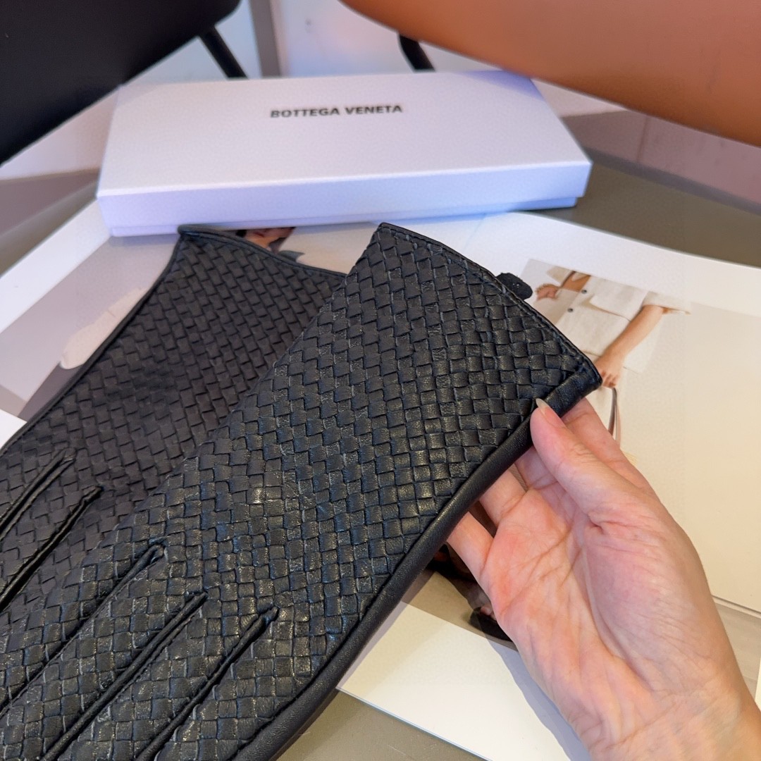 Top-Quality Imported Sheep Hides: Soft Leather with Warm Wool Inside, Unbeatable Craftsmanship. - 图片 6