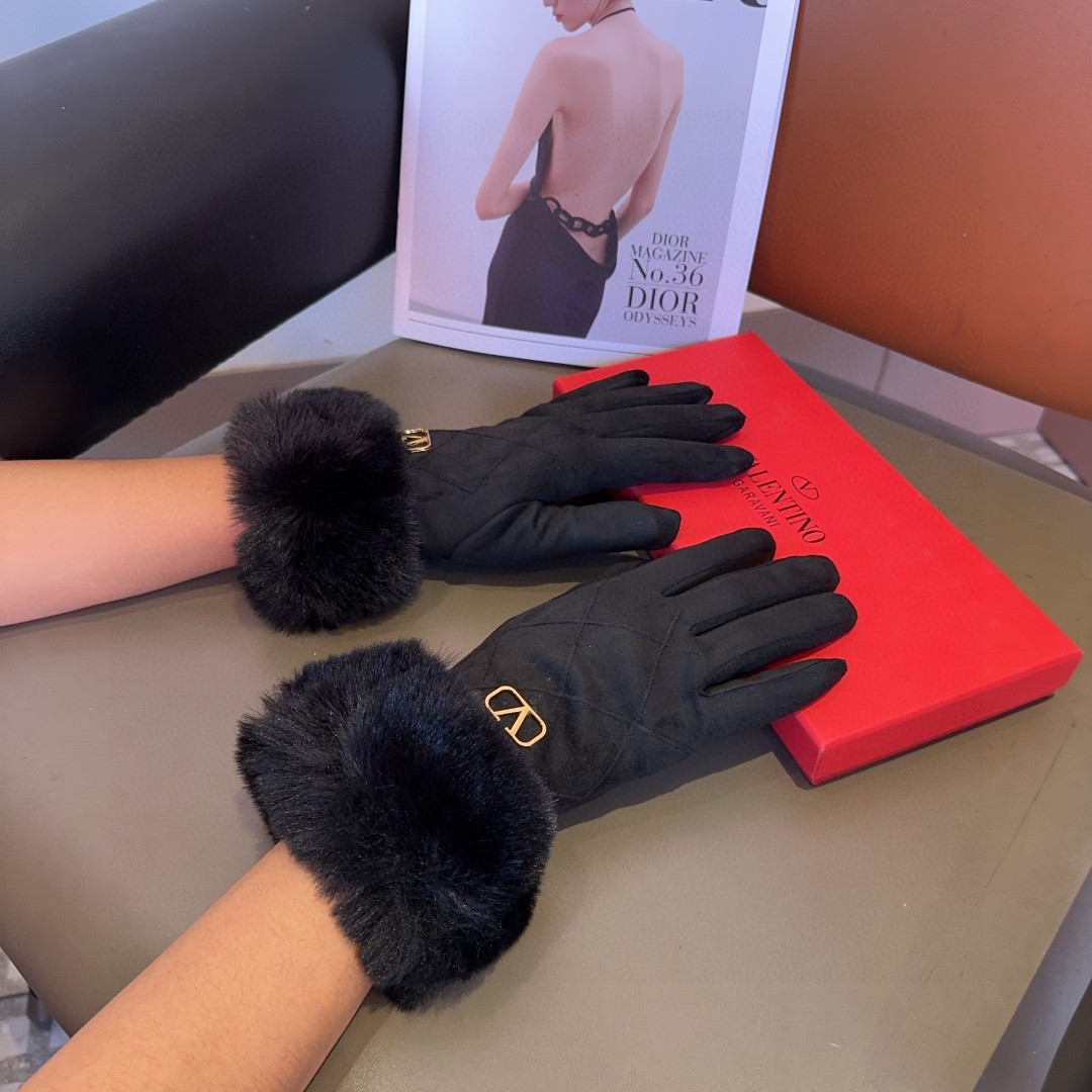 “Valentino Women’s Fashion Gloves: Classic, Cozy, and Soft – A Must-Have Accessory!” - 图片 1
