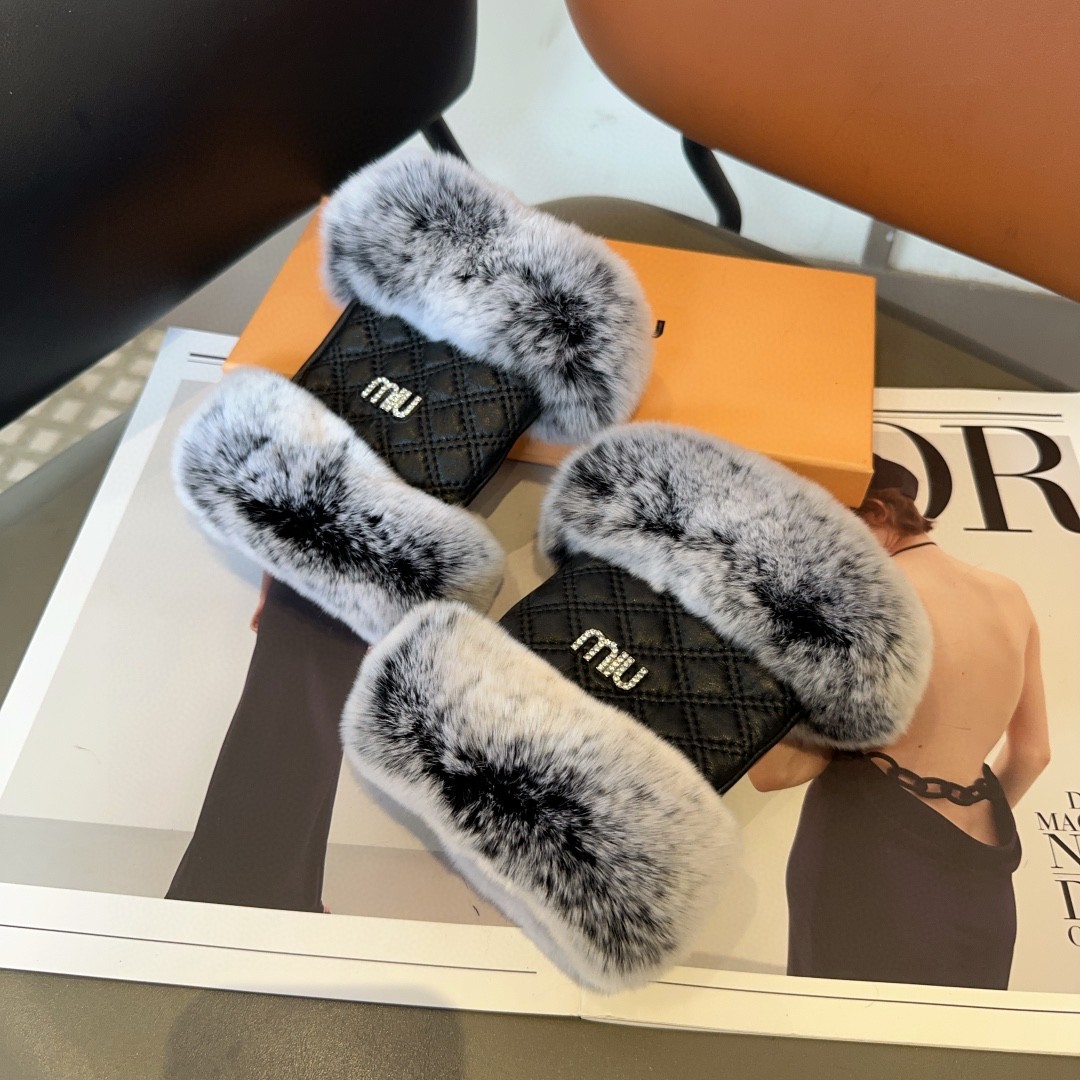 Luxurious Miu Miu Lambskin Gloves: Fashionable, Warm, Cozy, and Soft - 图片 4