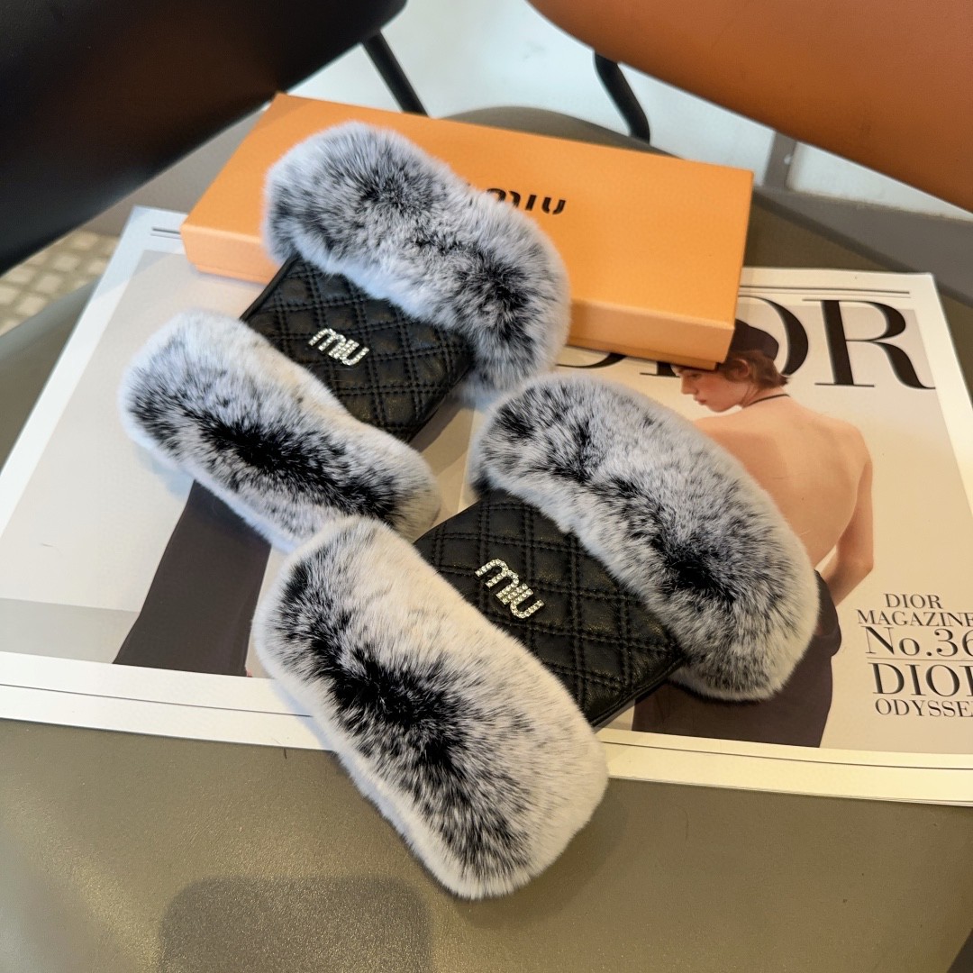 Luxurious Miu Miu Lambskin Gloves: Fashionable, Warm, Cozy, and Soft - 图片 7