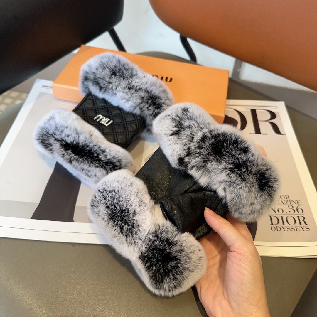 Luxurious Miu Miu Lambskin Gloves: Fashionable, Warm, Cozy, and Soft - 图片 8