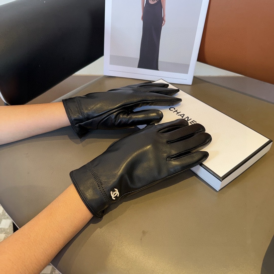 NO:294260,Chanel sheepskin gloves, fashionable gloves, warm and fleece inner in autumn and winter, classic, simple, super comfortable, soft and versatile!  ML gloves, gloves, chanel, sheepskin, gloves19860909香奈儿羊皮手套,时尚手套,秋冬保暖加绒内里,经典简洁上手超舒适柔软、百搭！ML手套,手套,chanel,sheepskin,gloves,accessory
