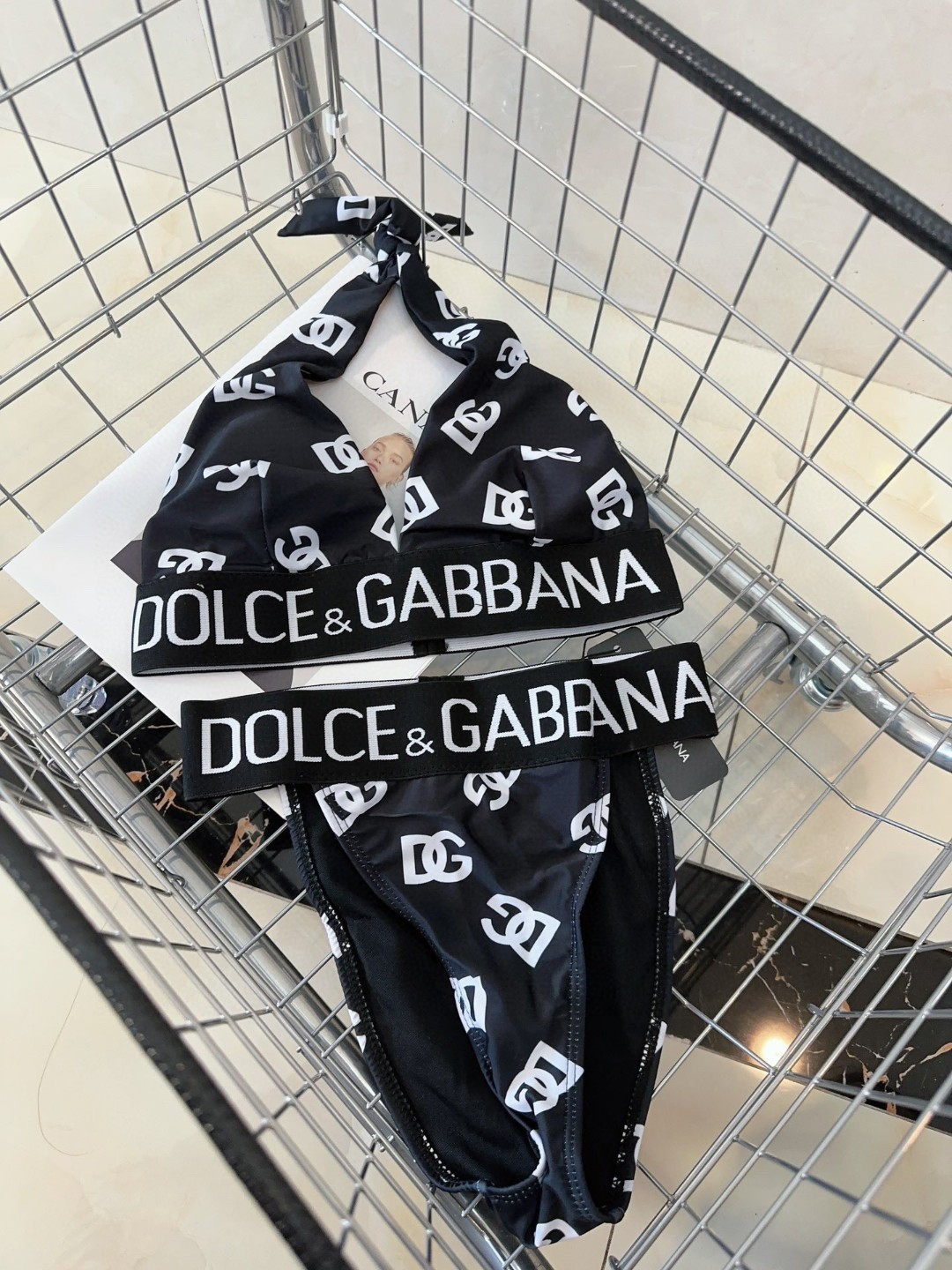 NO:302638,DG's new swimsuit, a must-have for fashionable trendy people!  The real thing is super good!  It's great to take photos on the beach!  SML swimsuits, swimsuits, swimsuits, bikinis, swimsuits, bikinis19860909DG新款泳衣,时尚潮人必备！实物超级好看！海边度假拍照超级好！SML泳衣泳裤比基尼,泳衣，泳裤，比基尼,swimsuits,bikinis,accessory